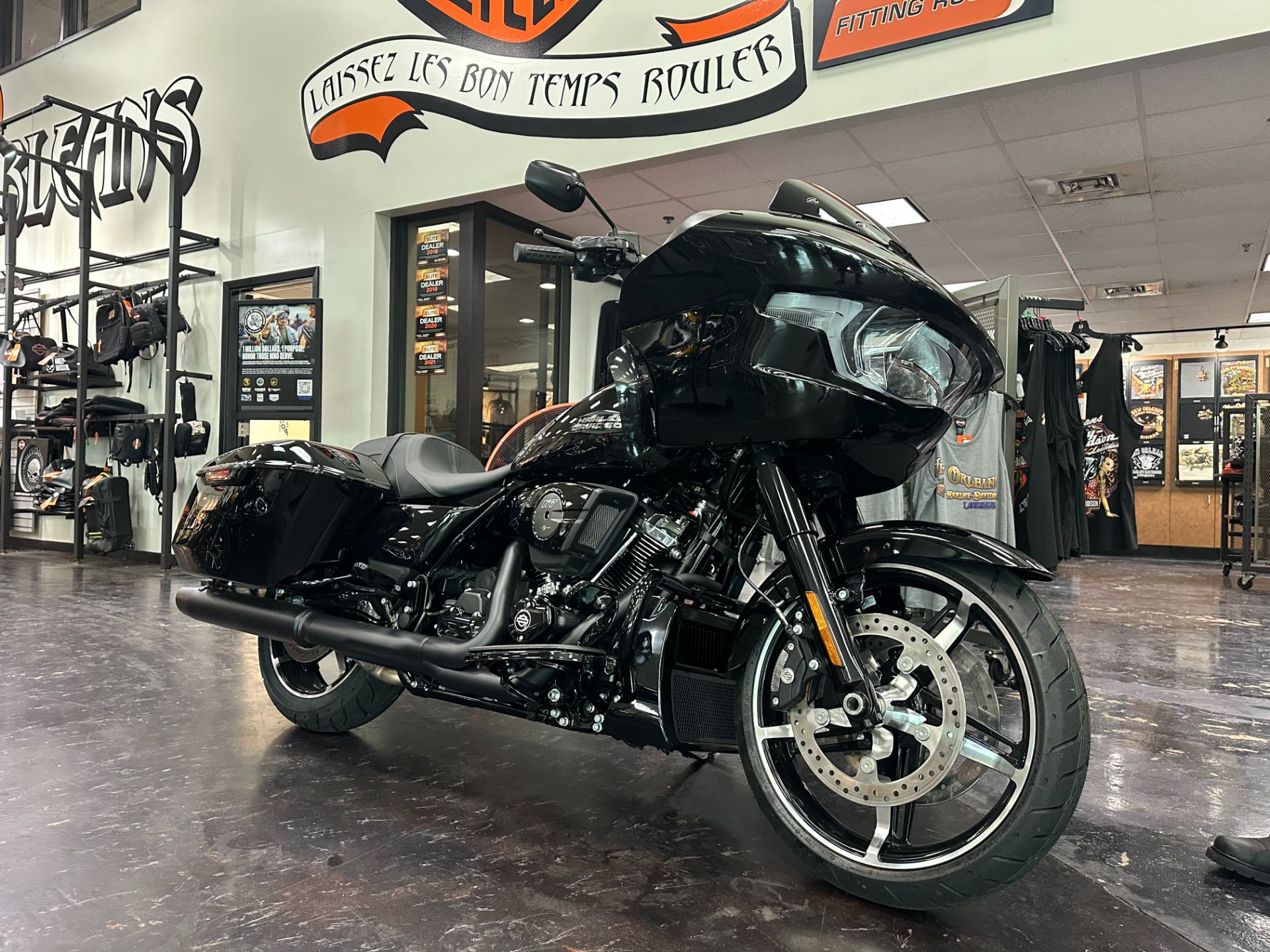 New 2025 Harley-Davidson Road Glide® Vivid Black (Black Finish