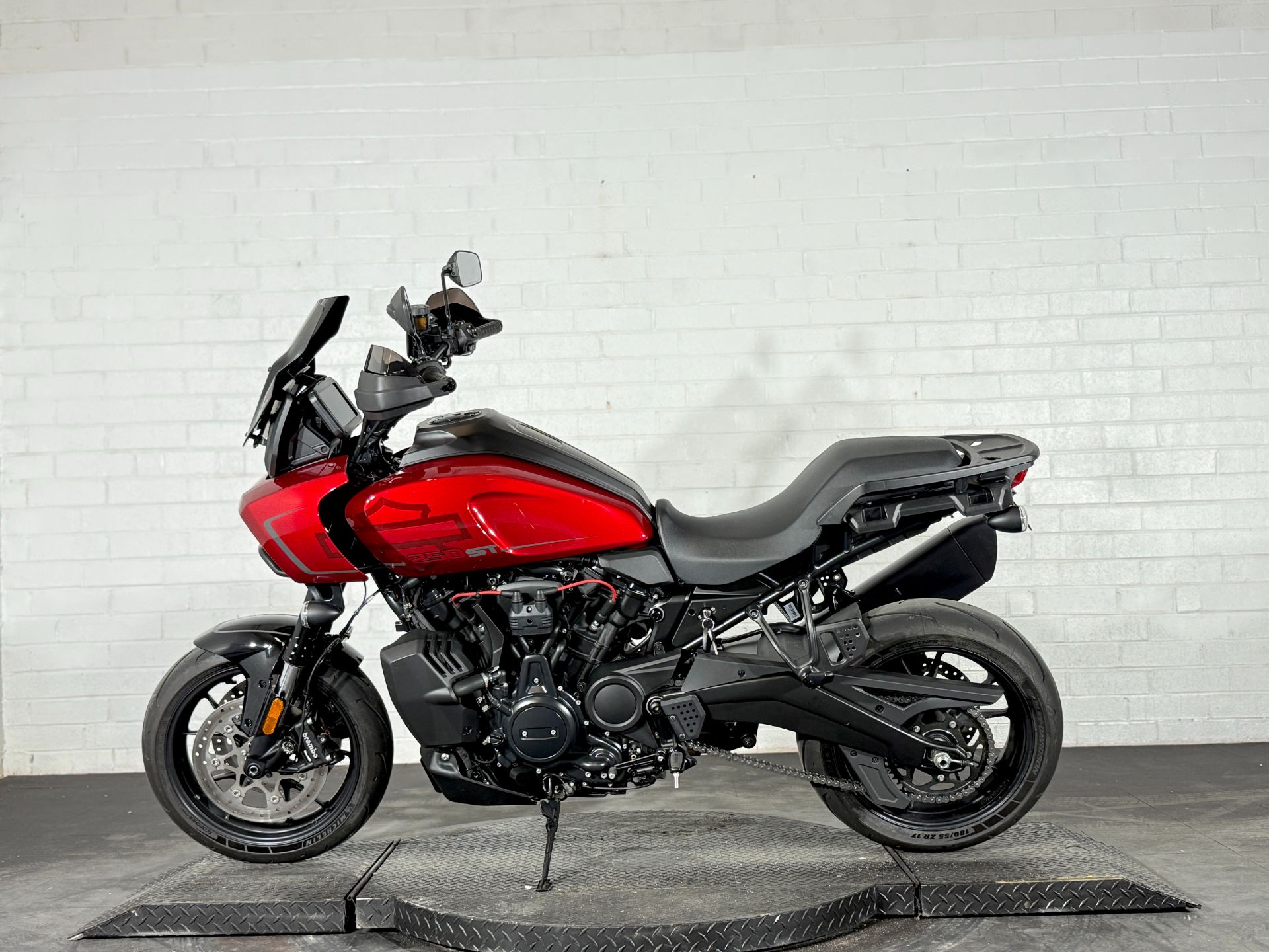 2025 Harley-Davidson Pan America® 1250 ST 8