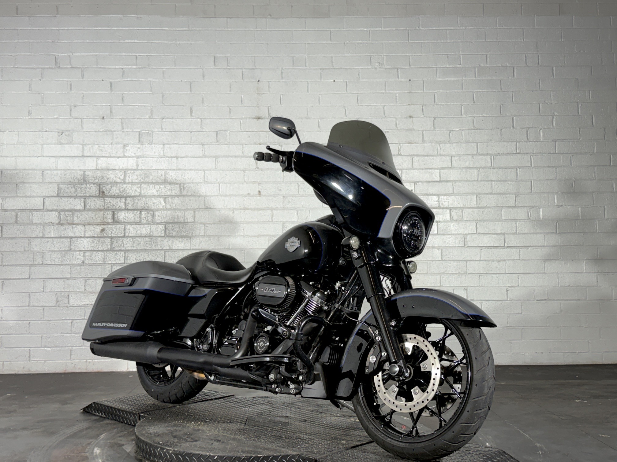 2021 Harley-Davidson Street Glide® Special 3