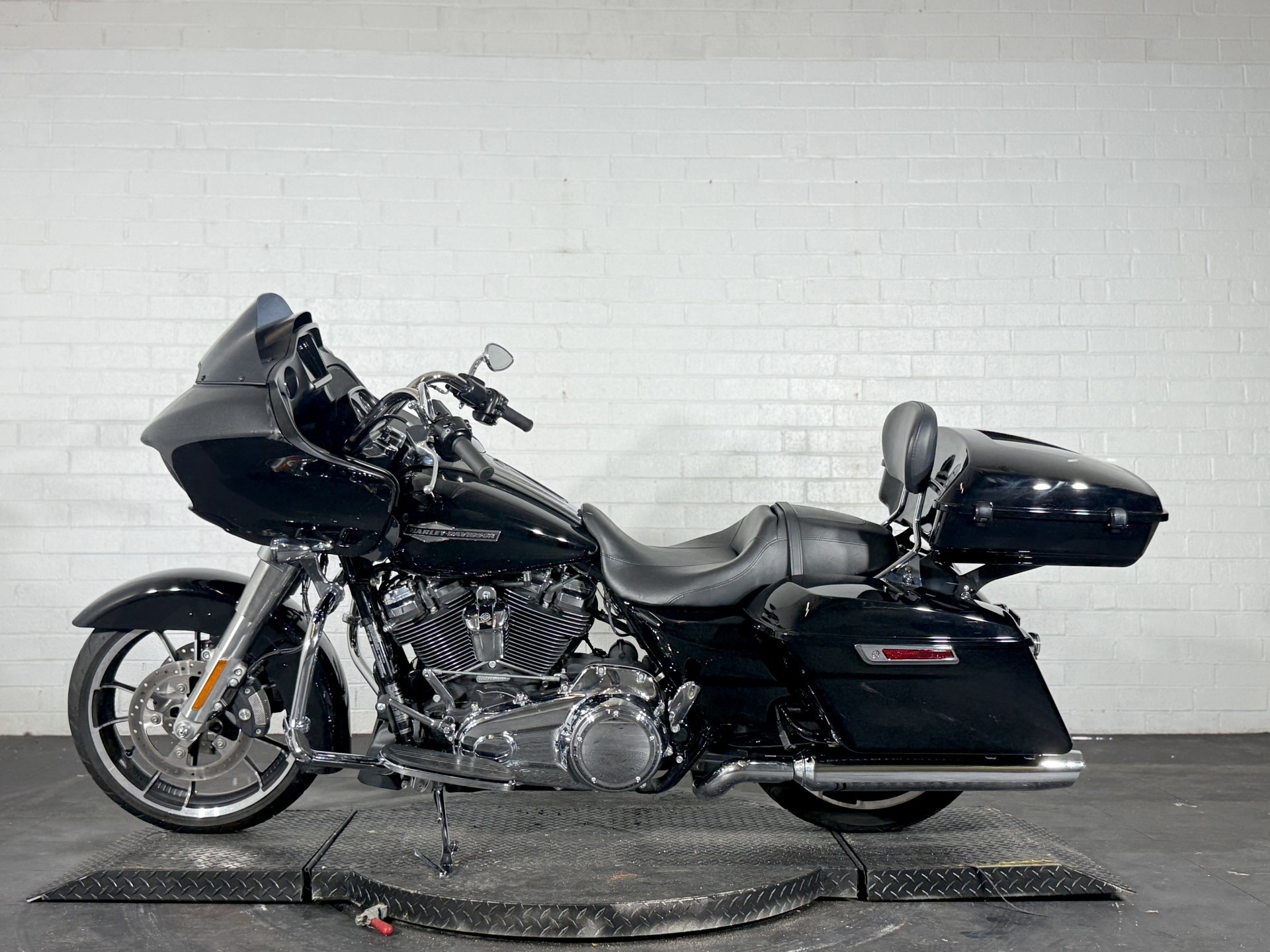 2023 Harley-Davidson Road Glide® 8