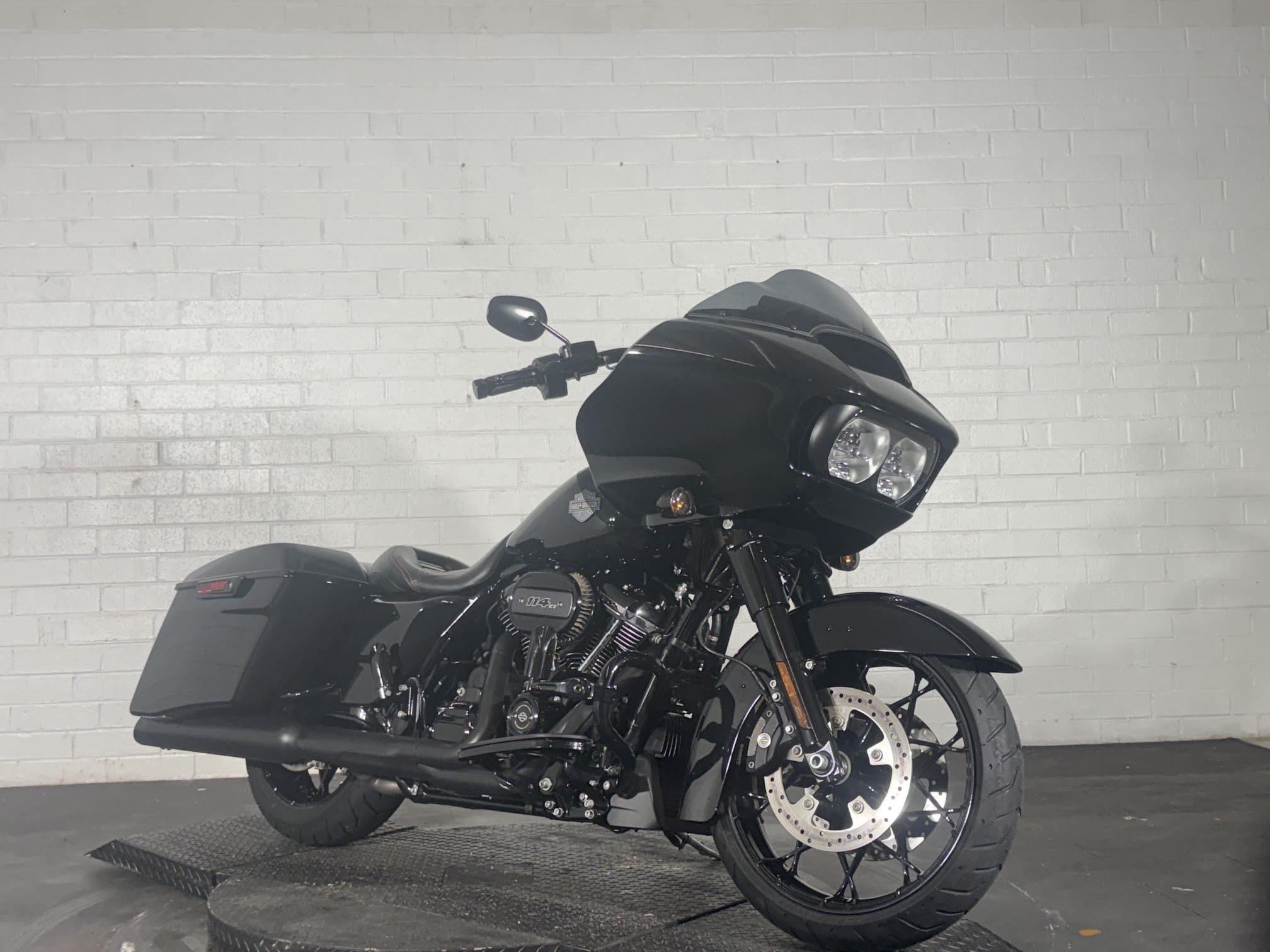 2023 Harley-Davidson Road Glide® Special 3