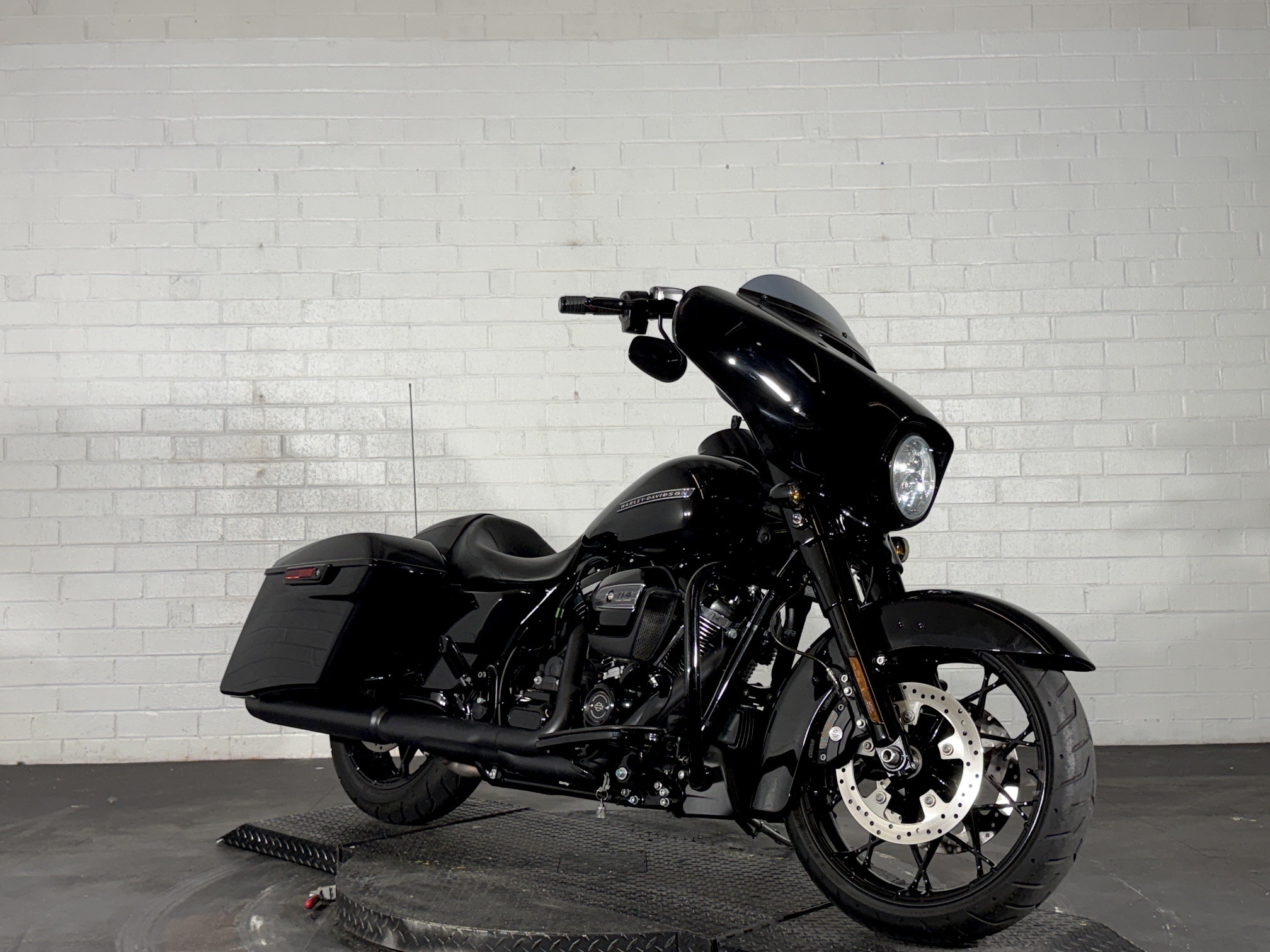 2020 Harley-Davidson Street Glide® Special 3