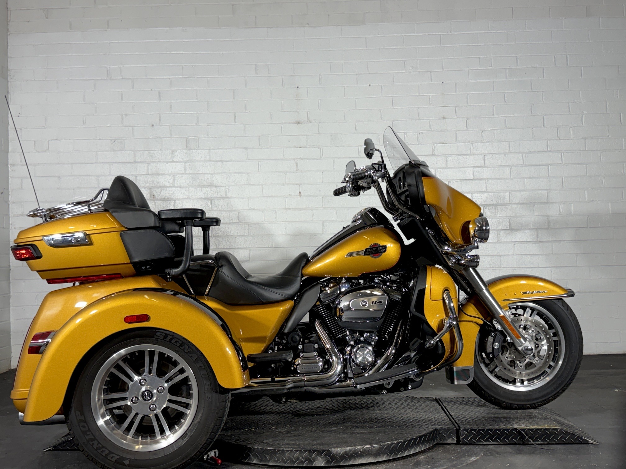 2023 Harley-Davidson Tri Glide® Ultra 1