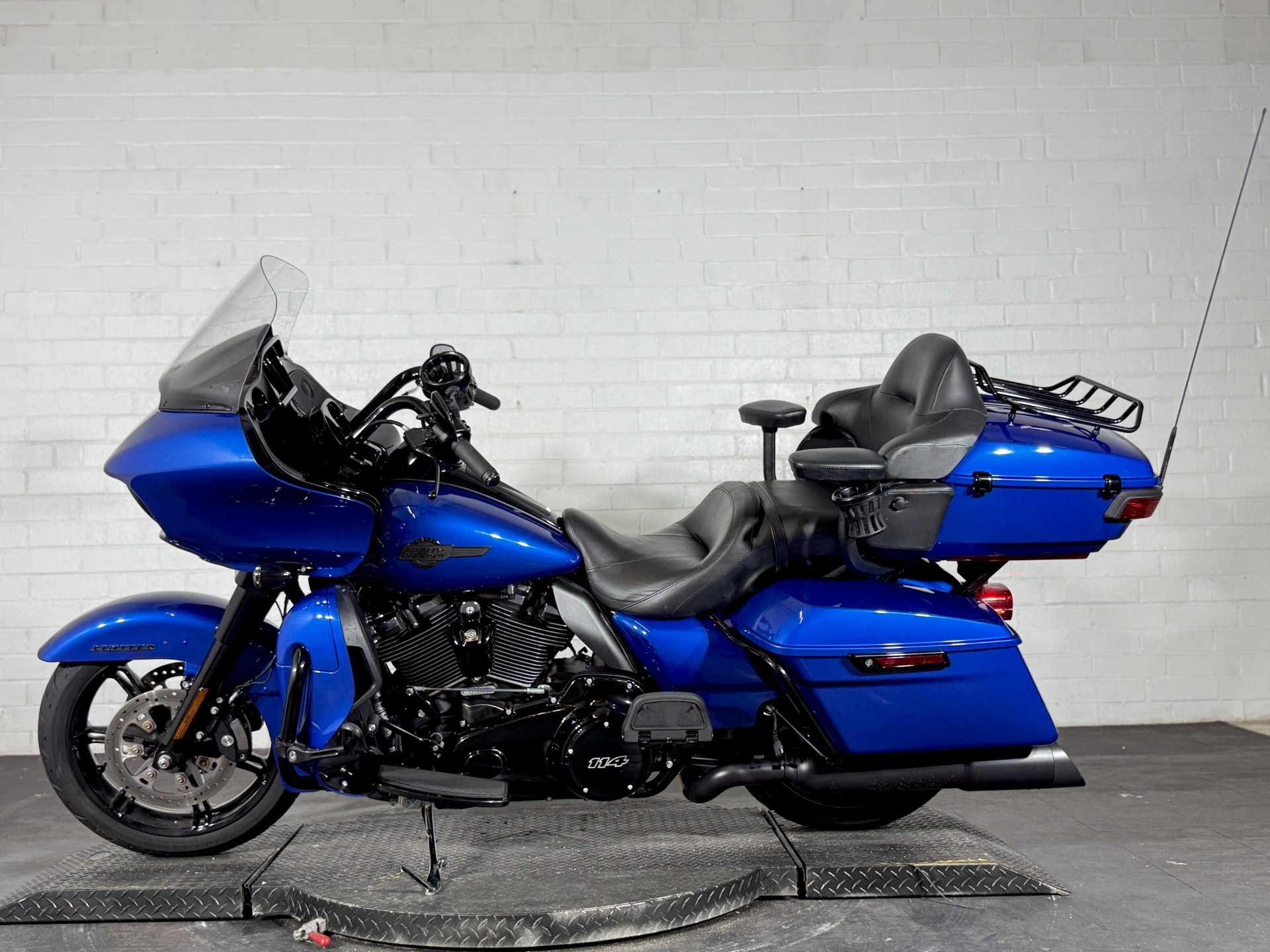 2024 Harley-Davidson Road Glide® Limited 8