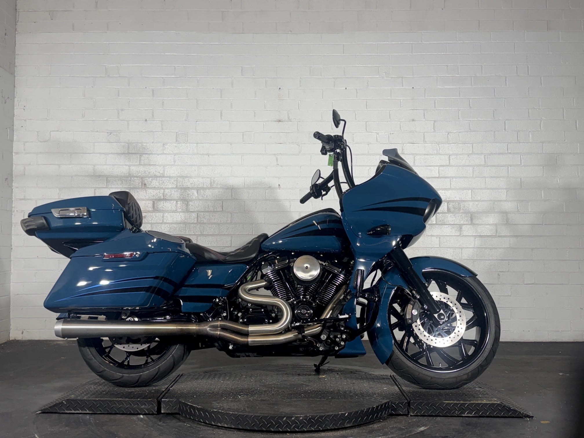 2021 Harley-Davidson Road Glide® Special 1