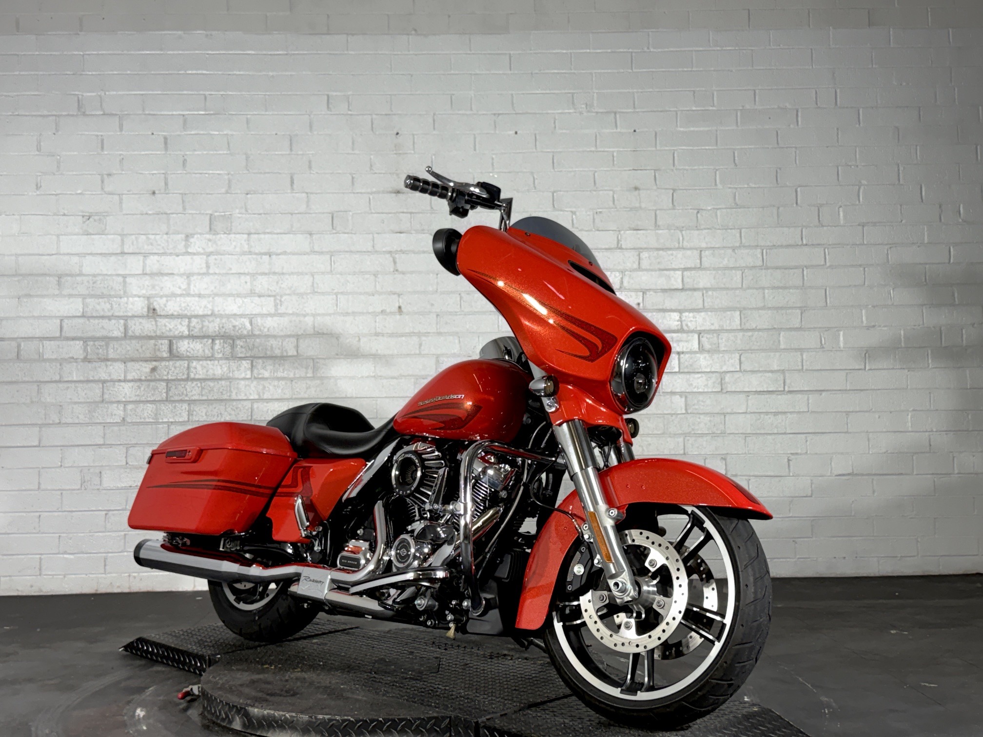 2017 Harley-Davidson Street Glide® Special 3