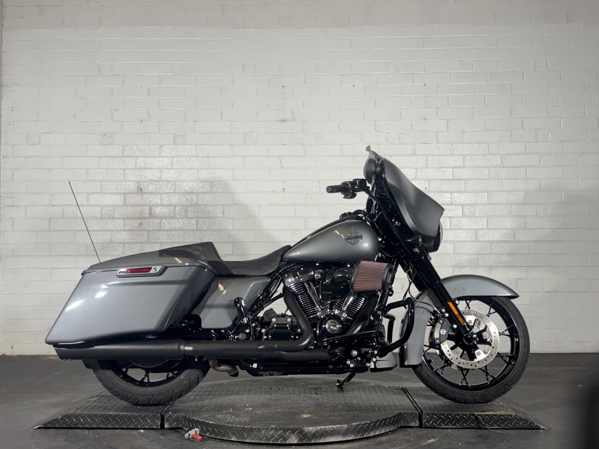 2021 Harley-Davidson Street Glide® Special 1