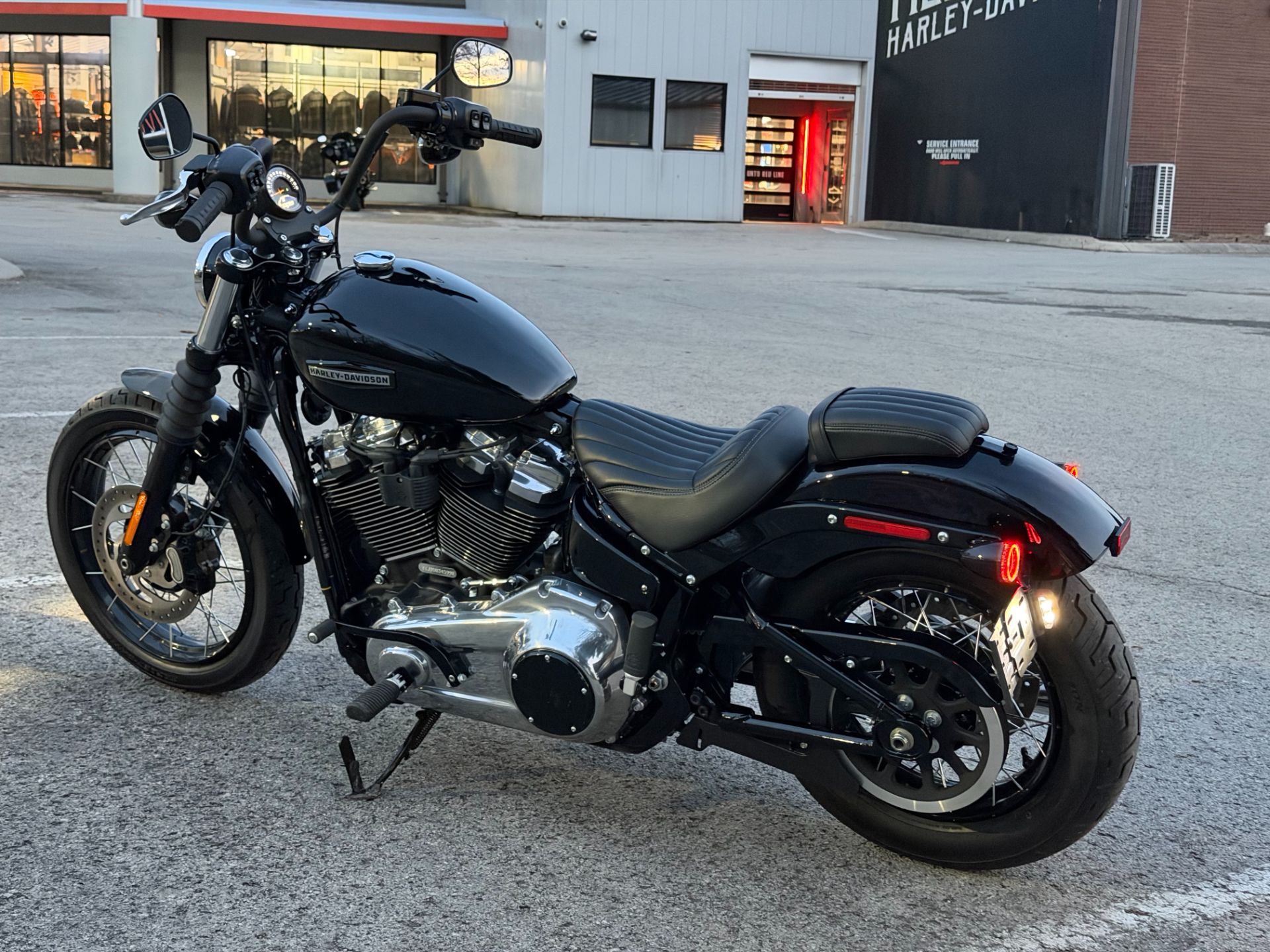2025 Harley-Davidson Street Bob® 10