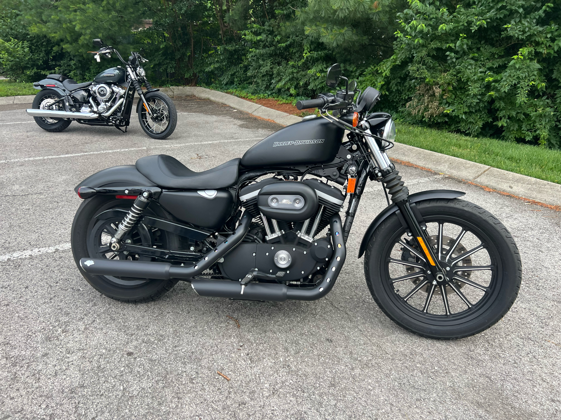 Motorcycle 883 Iron Club Style Used 2009 Harley-Davidson