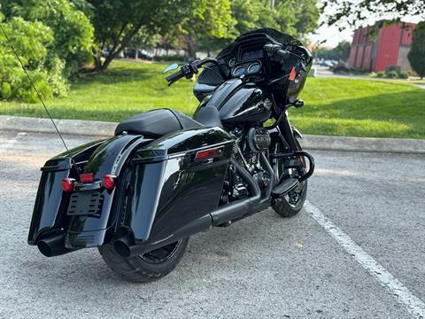 BLACK DESIGN 葉月 2024 Kawasaki Ninja® ZX™-6R Metallic Flat Spark Black/Ebony