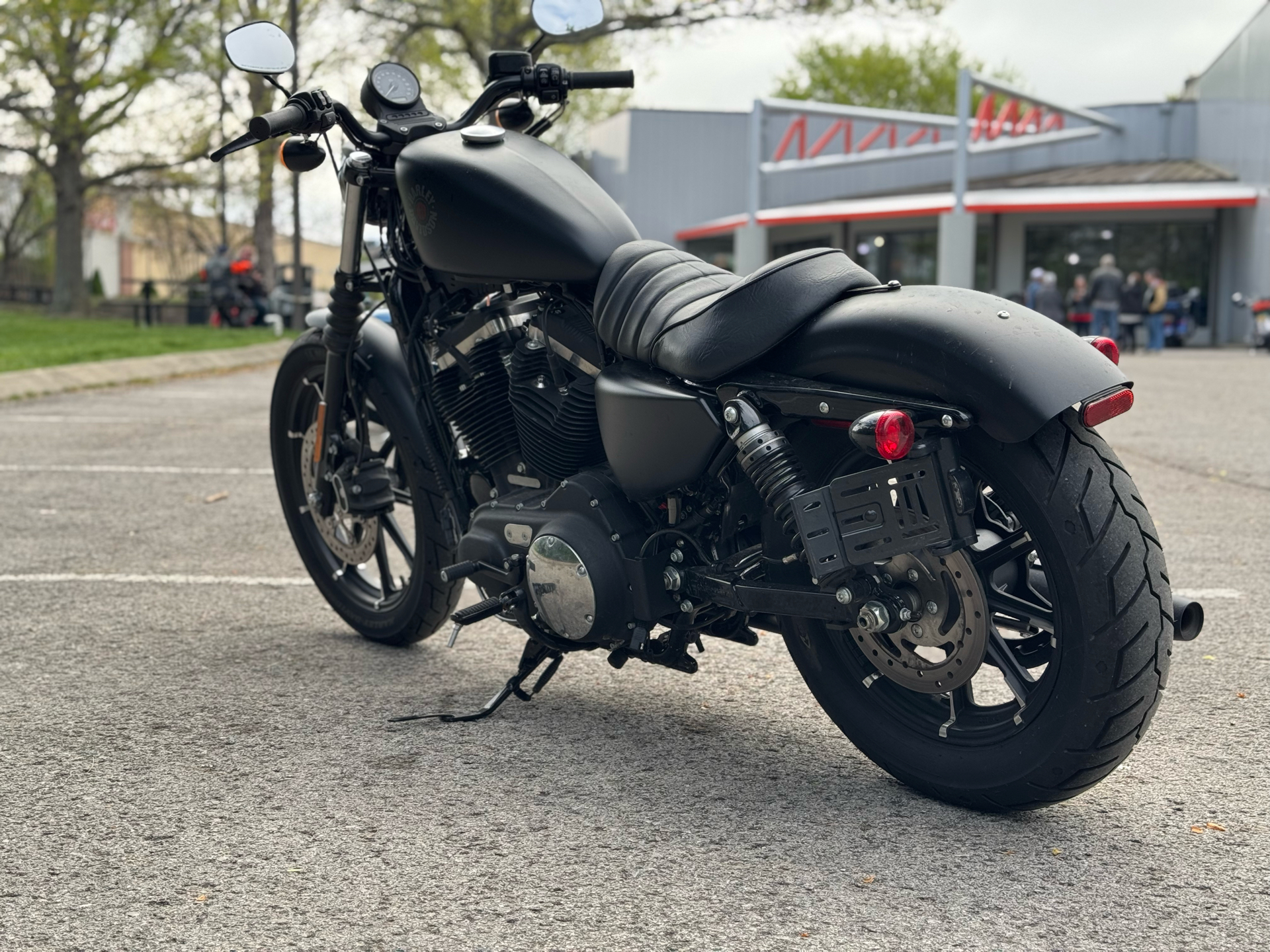 HARLEY-DAVIDSON 883R ブラックタンク