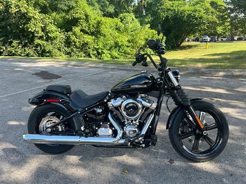 New 2025 Harley-Davidson Street Bob® Vivid Black with Cast
