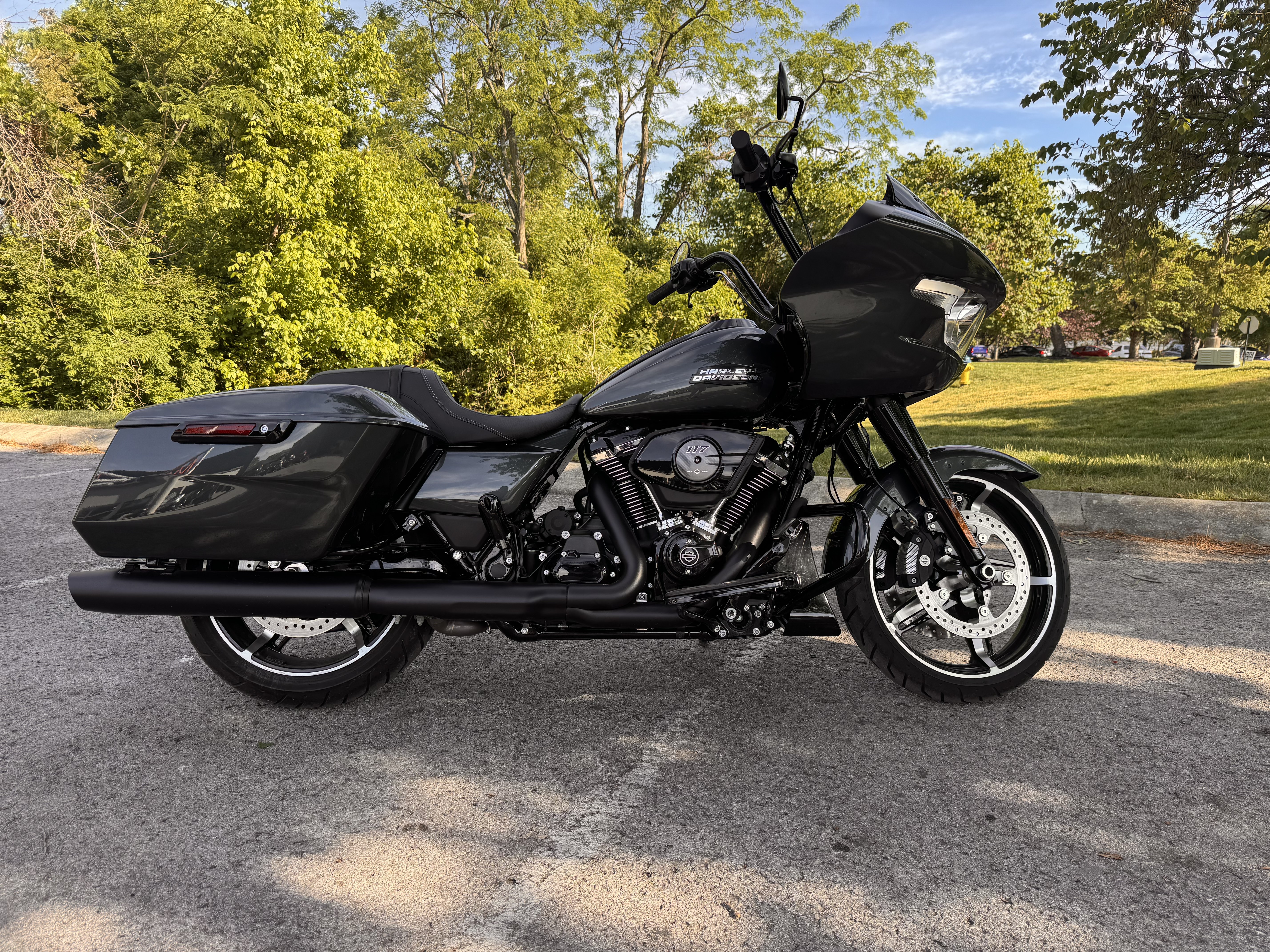 Certified Pre-Owned 2025 Harley-Davidson Road Glide® Iron Horse