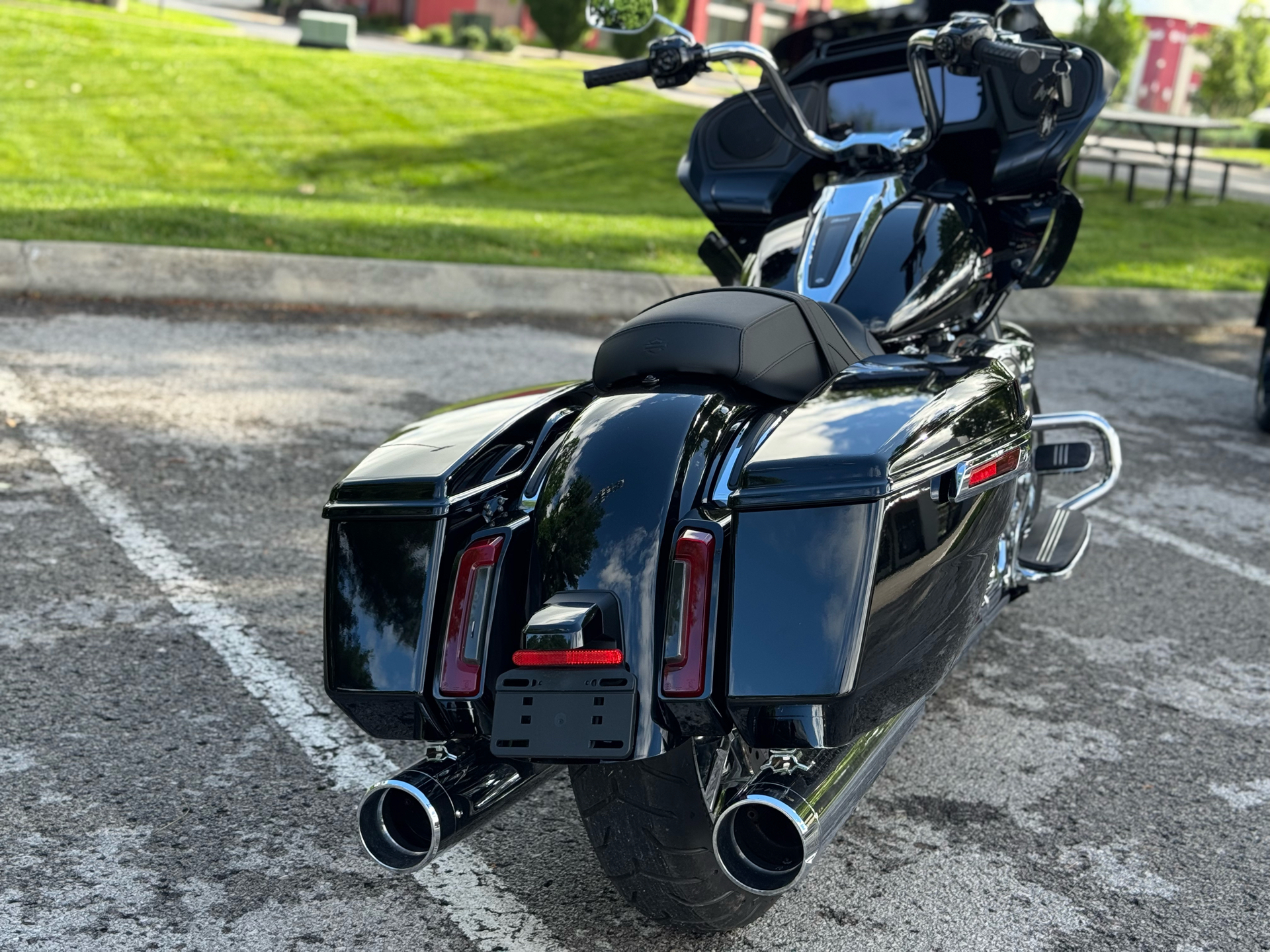 38灯 DAMNGOOD!! ver. 2024 BLACK RASTA Used 2024 Harley-Davidson Road Glide® Motorcycle - Specs