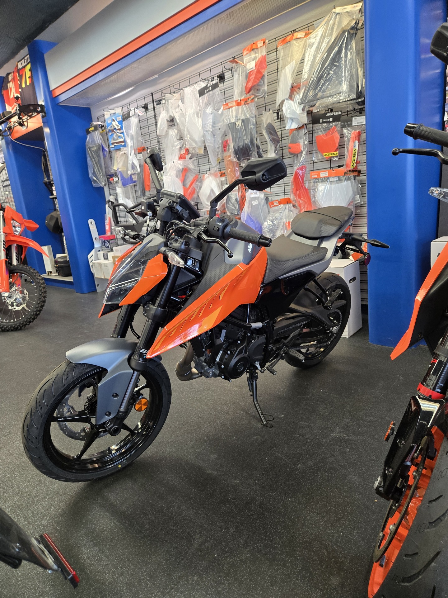 New 2024 KTM 250 Duke Motorcycles in Hobart, IN | Stock Number