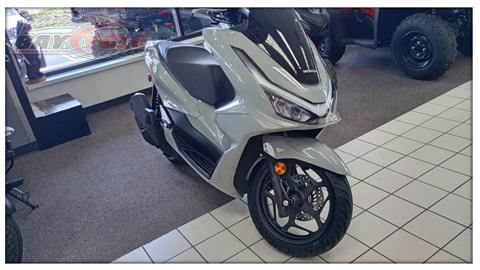 バイク PCX135 2025 Honda® PCX | Lapeer Honda®