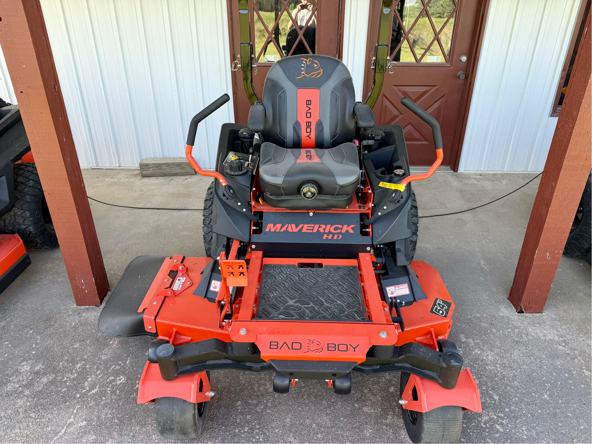 ​【希少】bluebeard - correct/over 7インチ New 2023 Bad Boy Mowers Maverick HD 54 in. Honda GXV700 EFI 24 hp