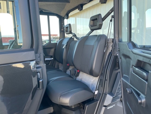 2026 Can-Am™ Defender MAX XT CAB HD11 11