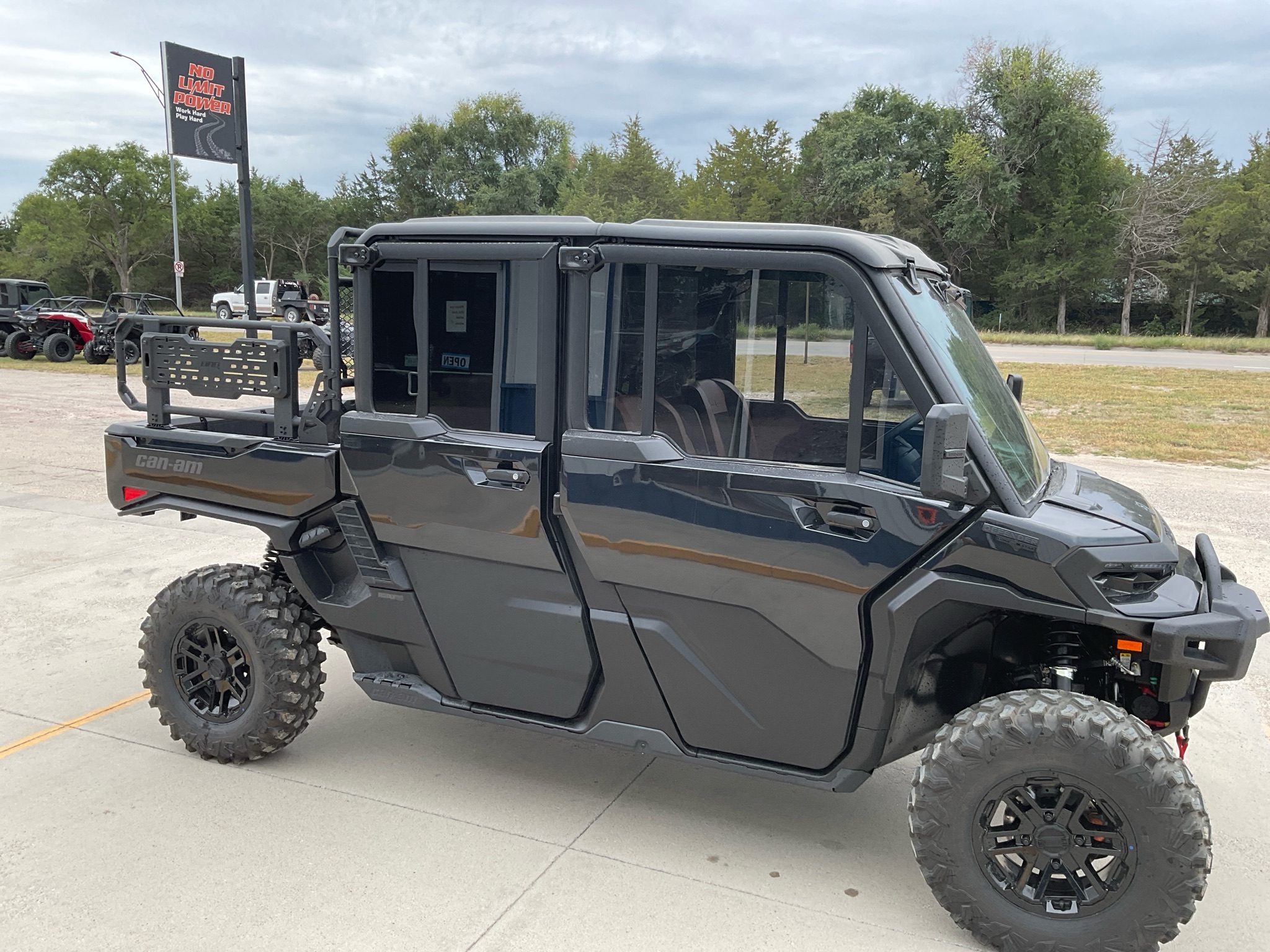 2027 Can-Am™ Defender XU MAX LONE STAR CAB HD11 3