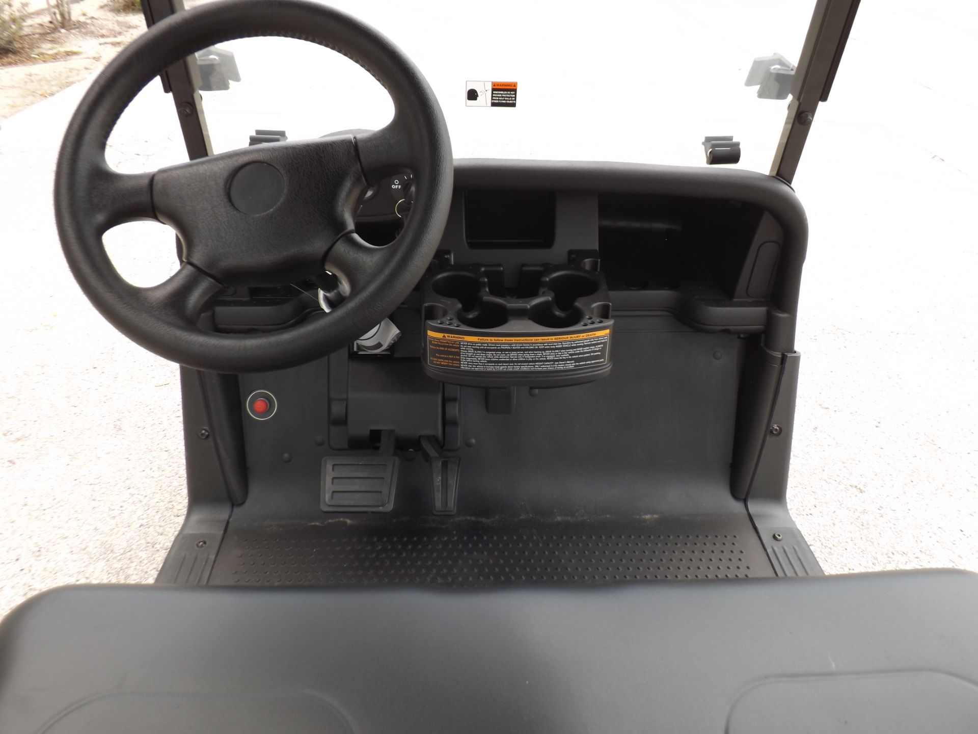 2023 EZGO Valor photo 2