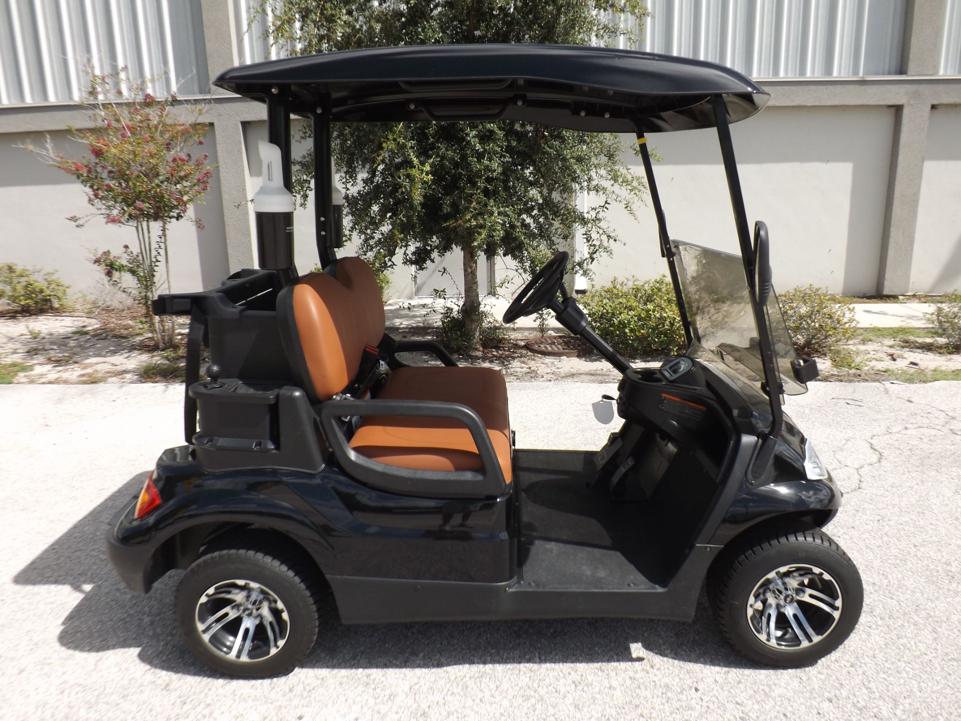 2022 Advanced EV AEV photo 4