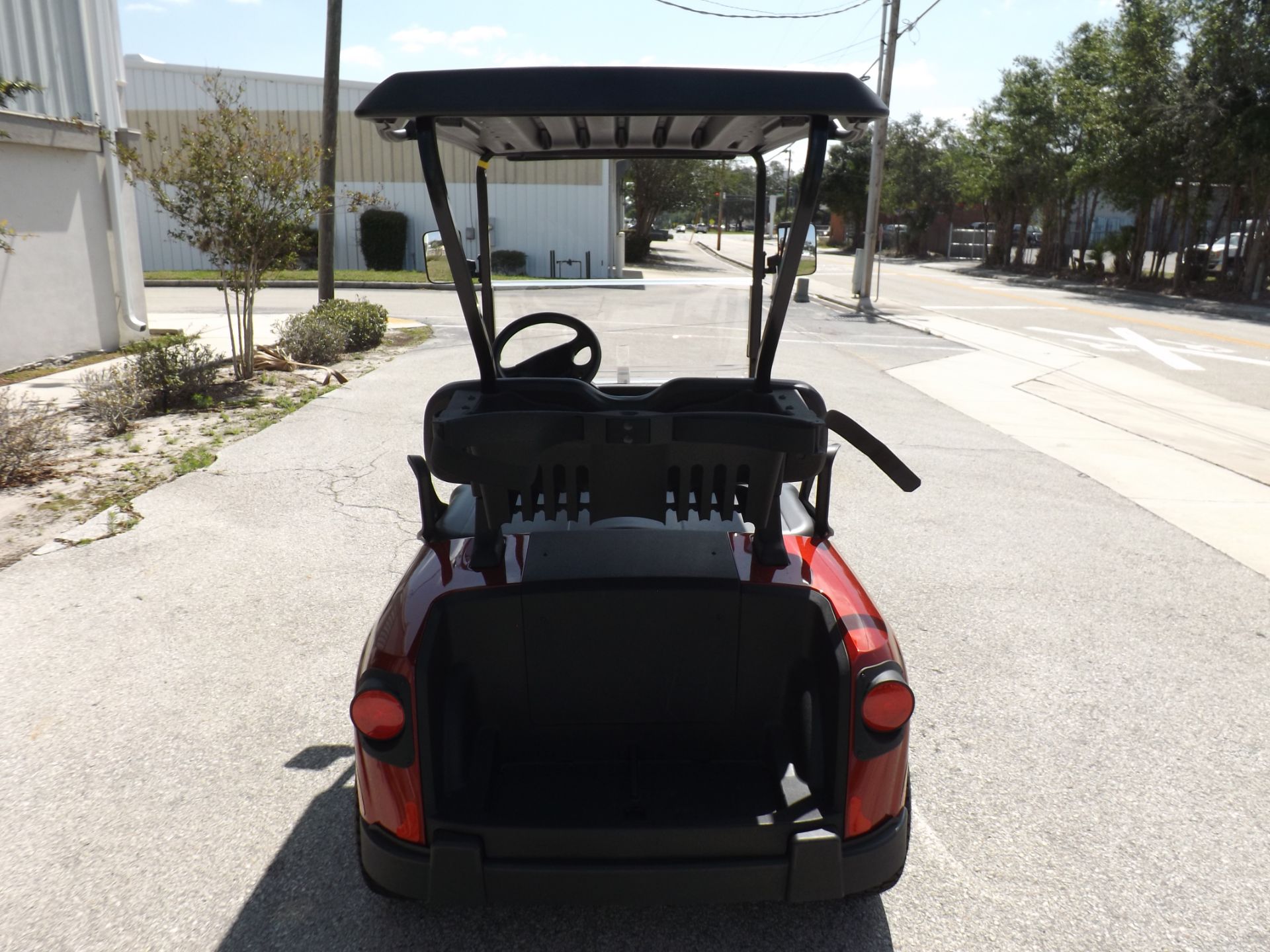 2023 EZGO Valor photo 4