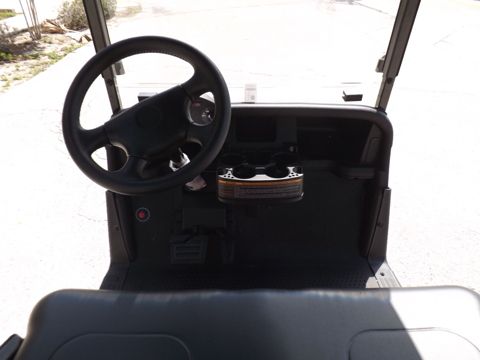 2023 EZGO Valor photo 6