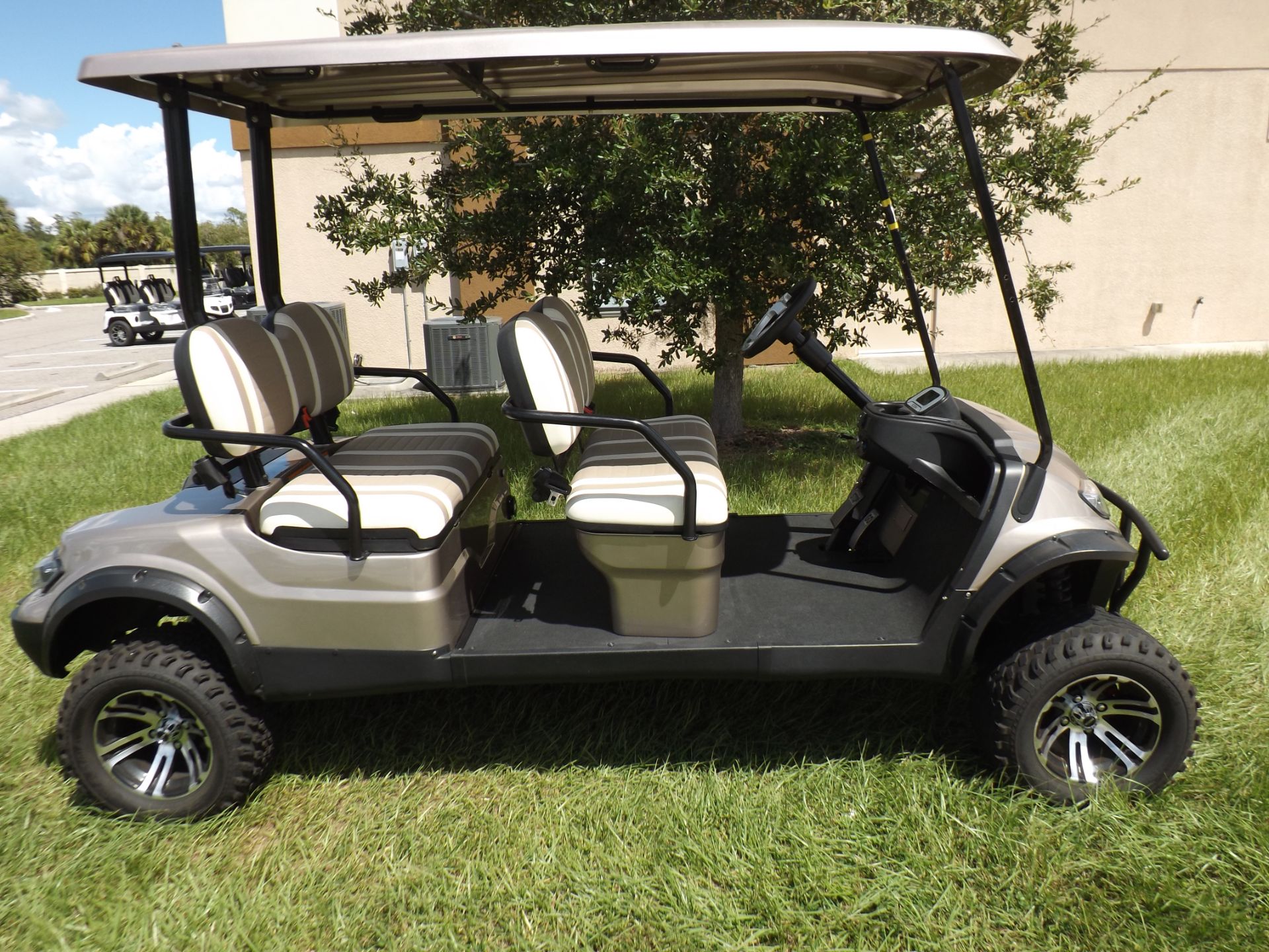 2021 Icon i40FL photo 5