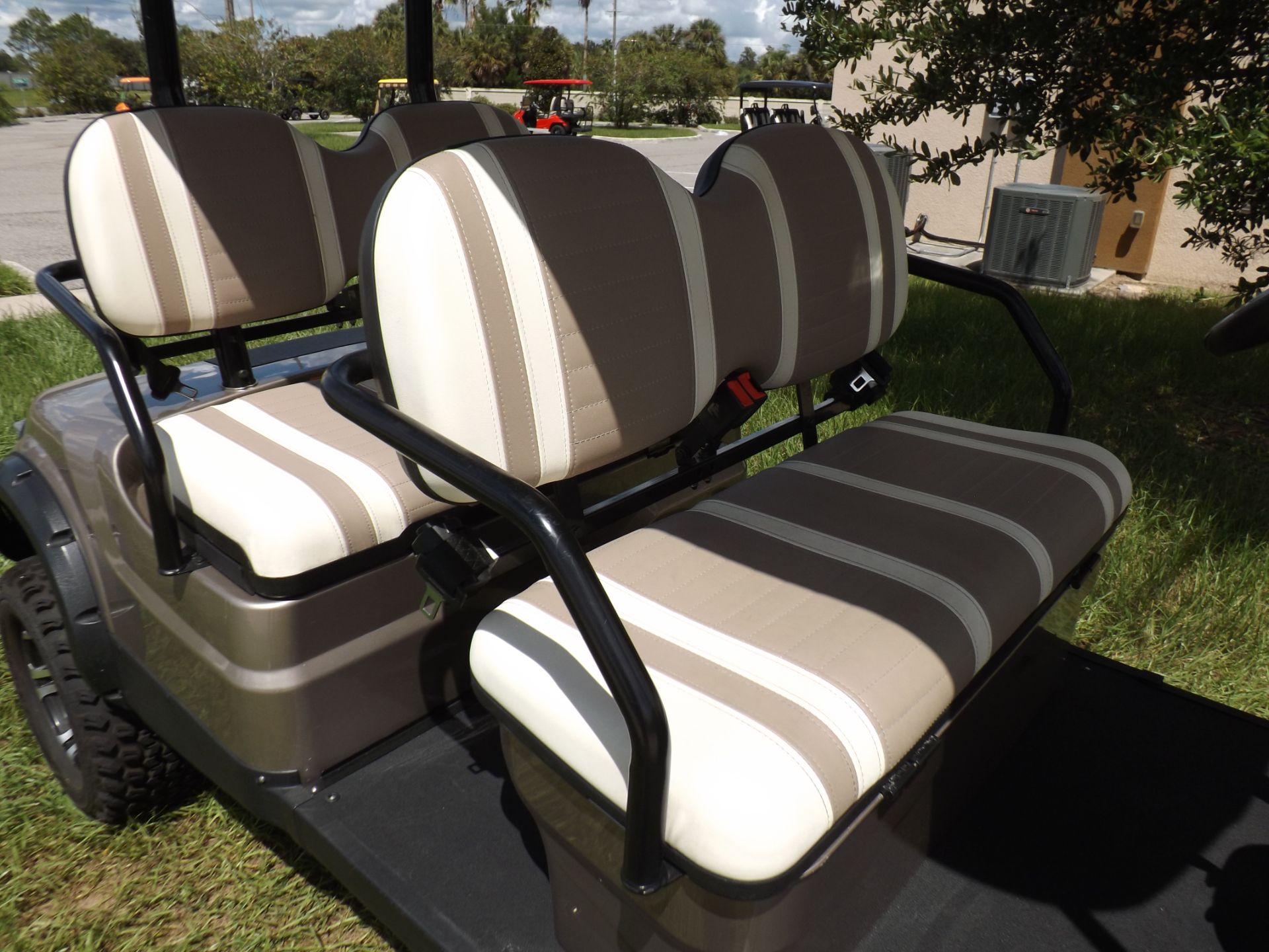 2021 Icon i40FL photo 8