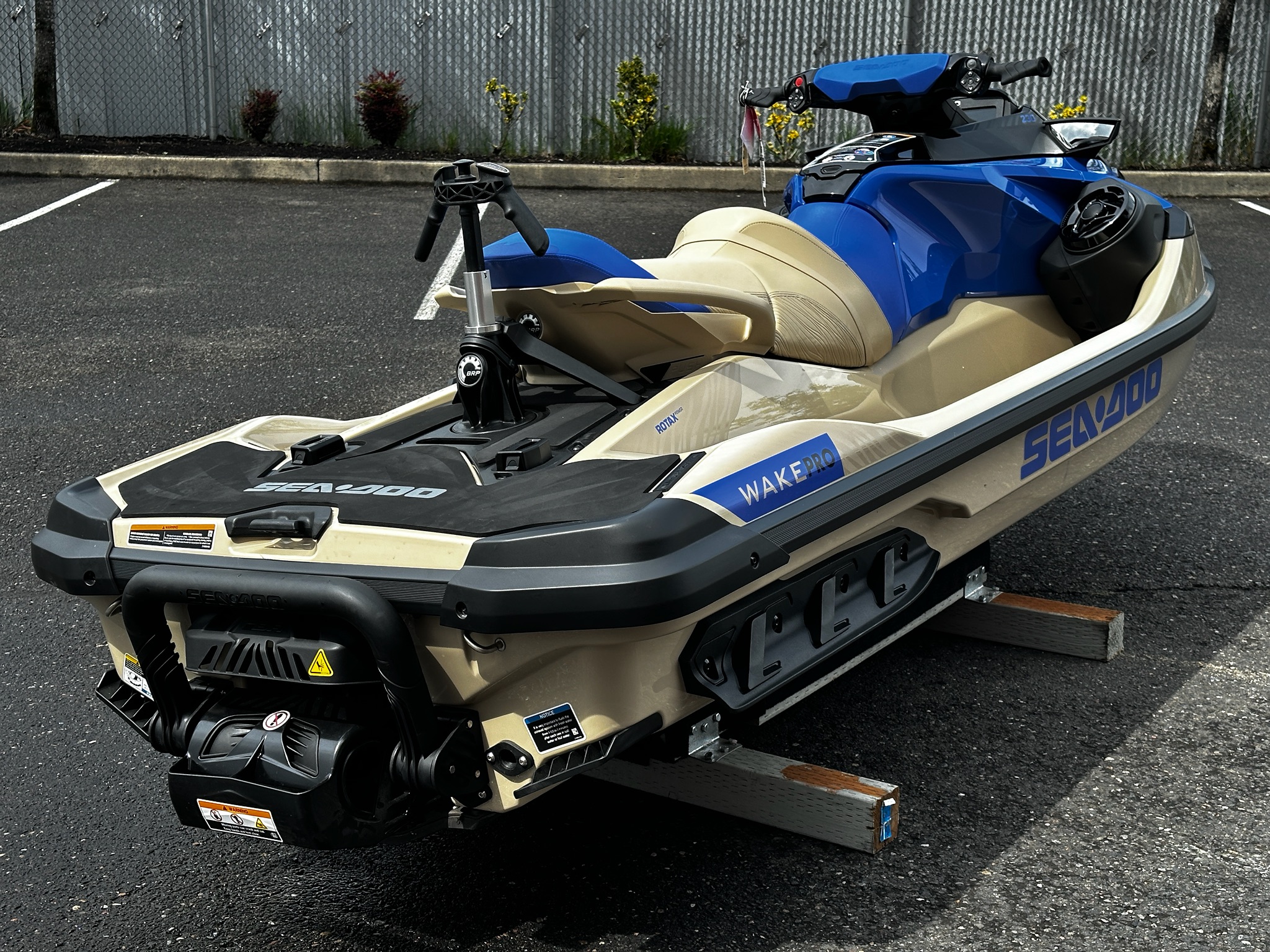 2025 Sea-Doo Wake Pro 230 5