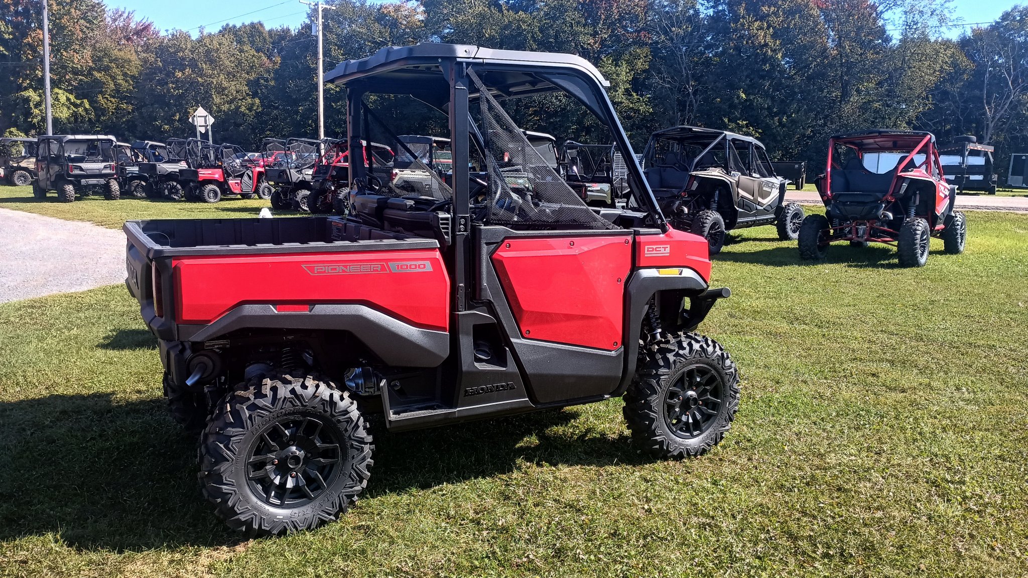 2026 Honda Pioneer 1000 Deluxe 3