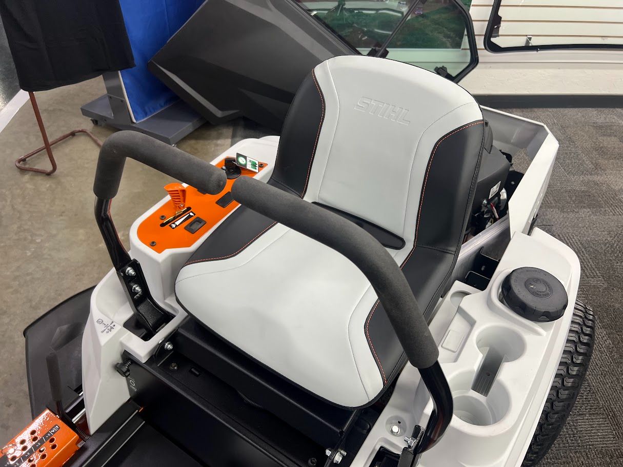 2024 Stihl RZ 142 42 in. Briggs & Stratton 23 hp in Calmar, Iowa - Photo 6