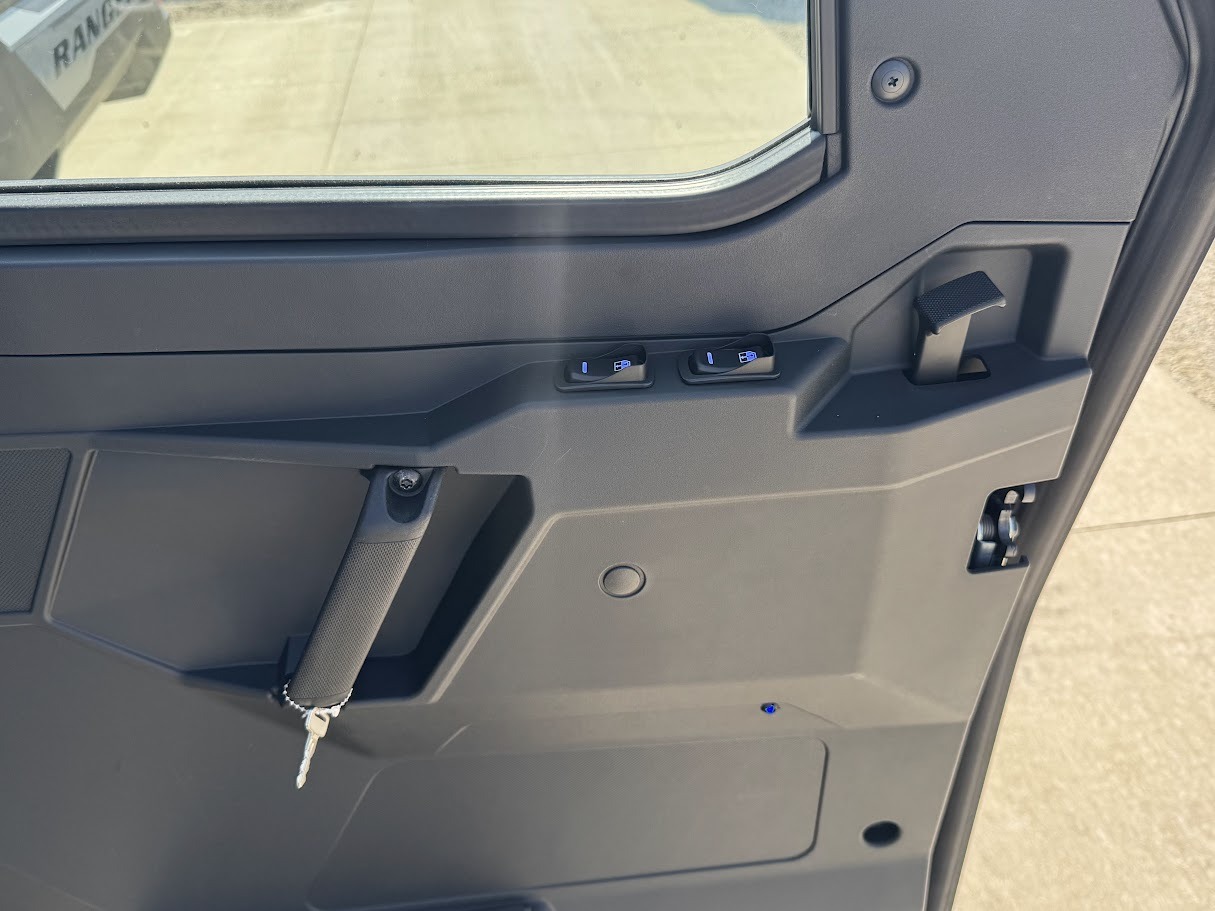 2027 Polaris Ranger Crew XP 1000 Cab in Calmar, Iowa - Photo 3