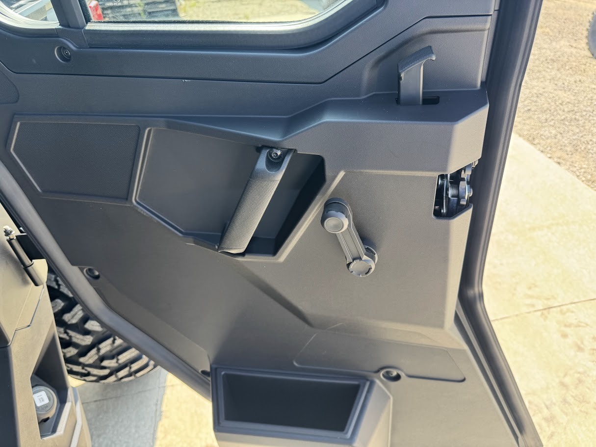 2027 Polaris Ranger Crew XP 1000 Cab in Calmar, Iowa - Photo 7