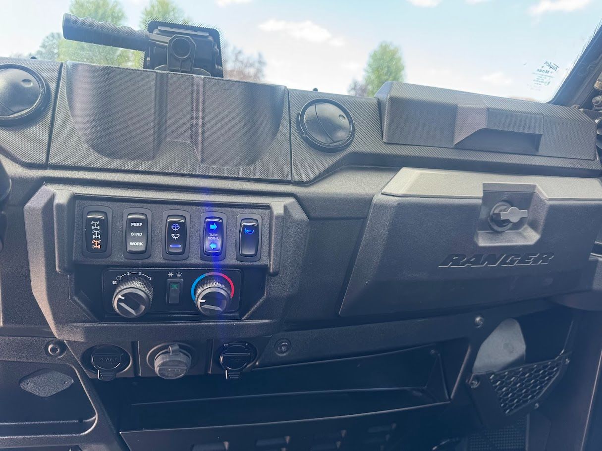 2025 Polaris Ranger XP 1000 NorthStar Edition Premium With Fixed Windshield in Calmar, Iowa - Photo 6