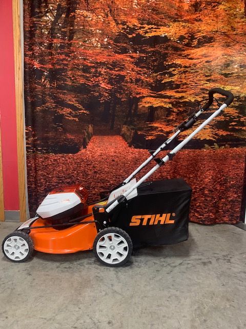 Stihl RMA 510 V 21 in. Self-Propel w/ AP 300 S & AL 301 in Calmar, Iowa - Photo 2