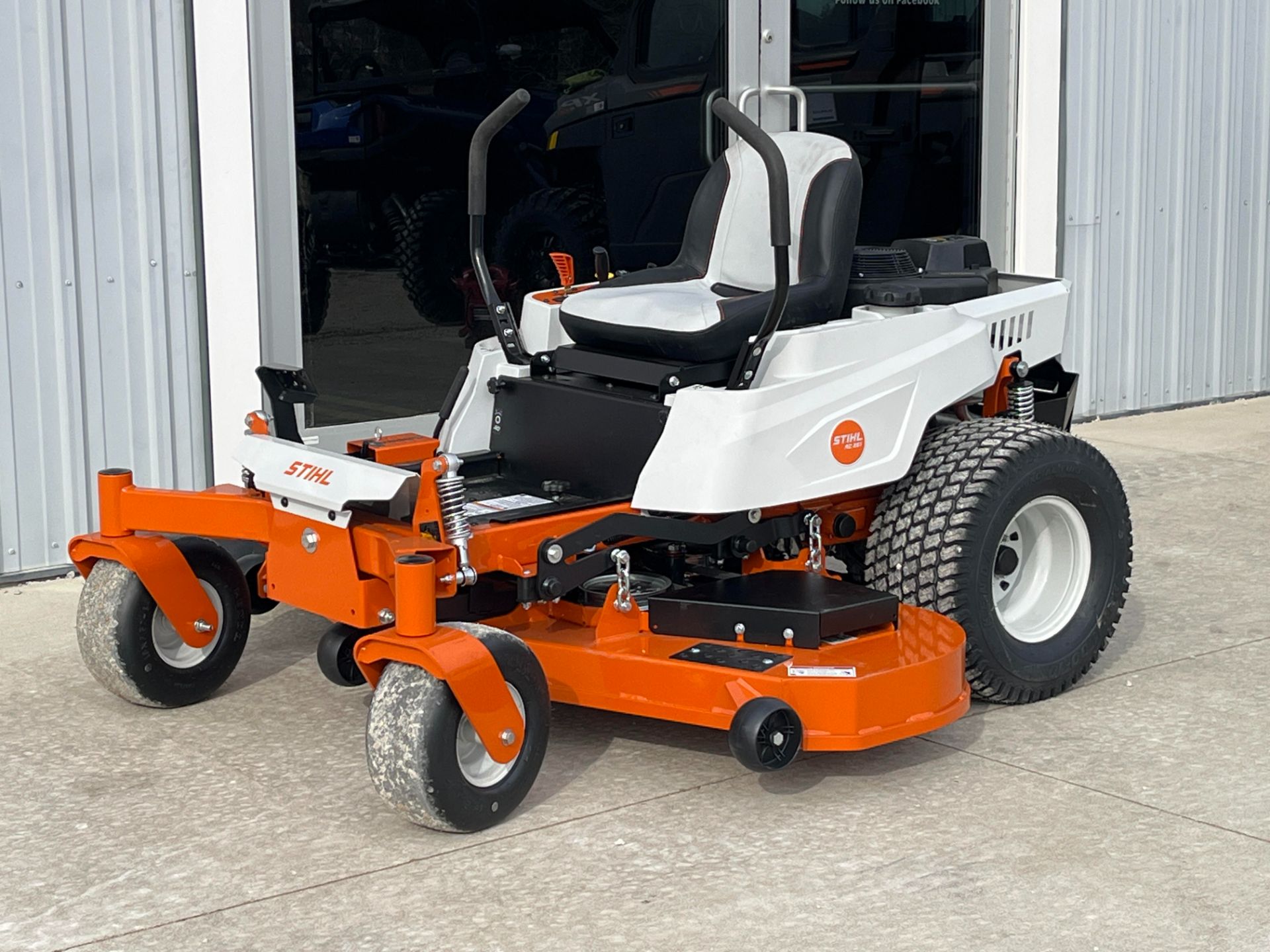 2024 Stihl RZ 261 61 in. Briggs & Stratton 25 hp in Calmar, Iowa - Photo 1