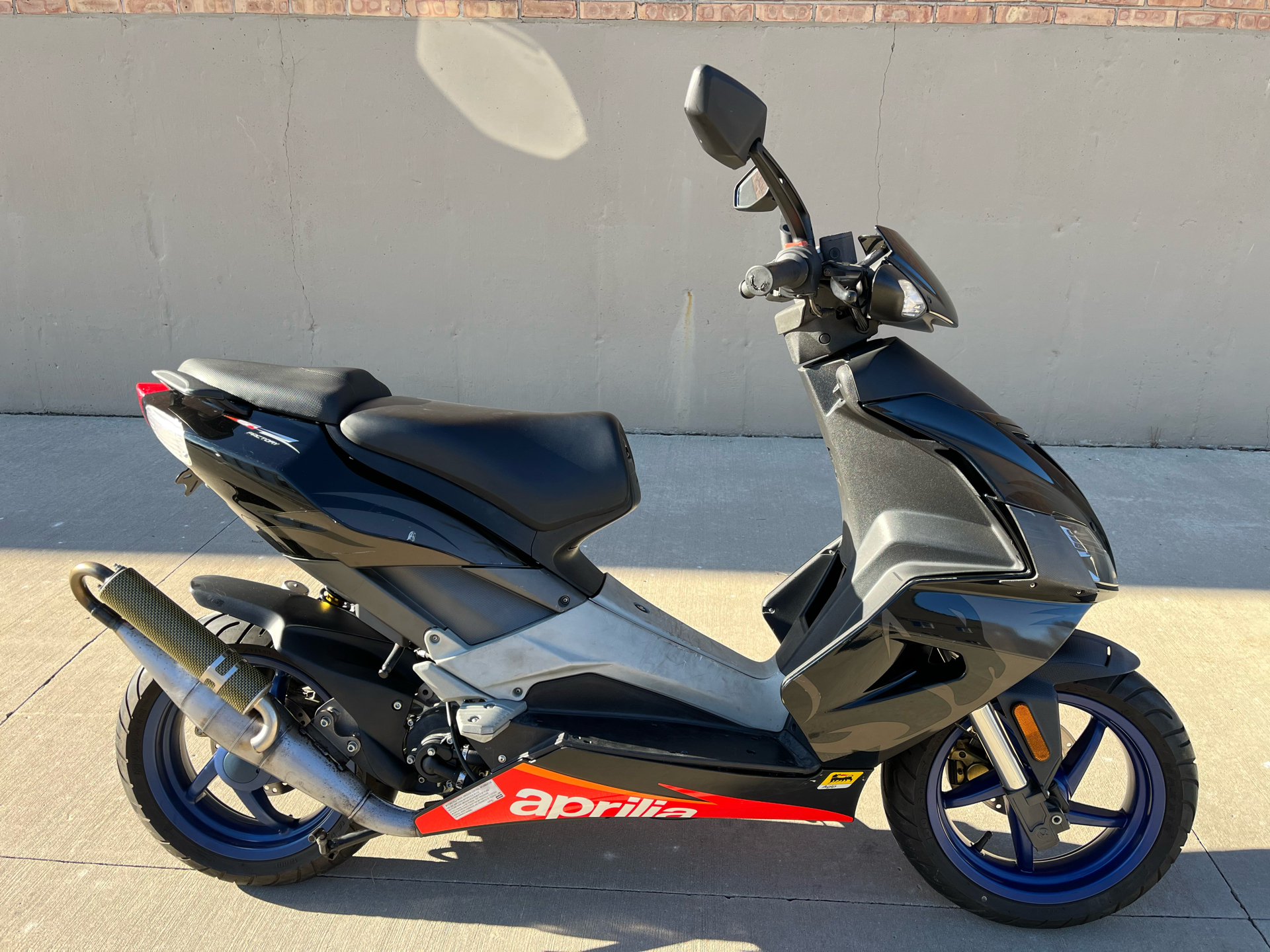 50cc Moped Scooter Motard 50 Scooter 50cc – Aprila Motard
