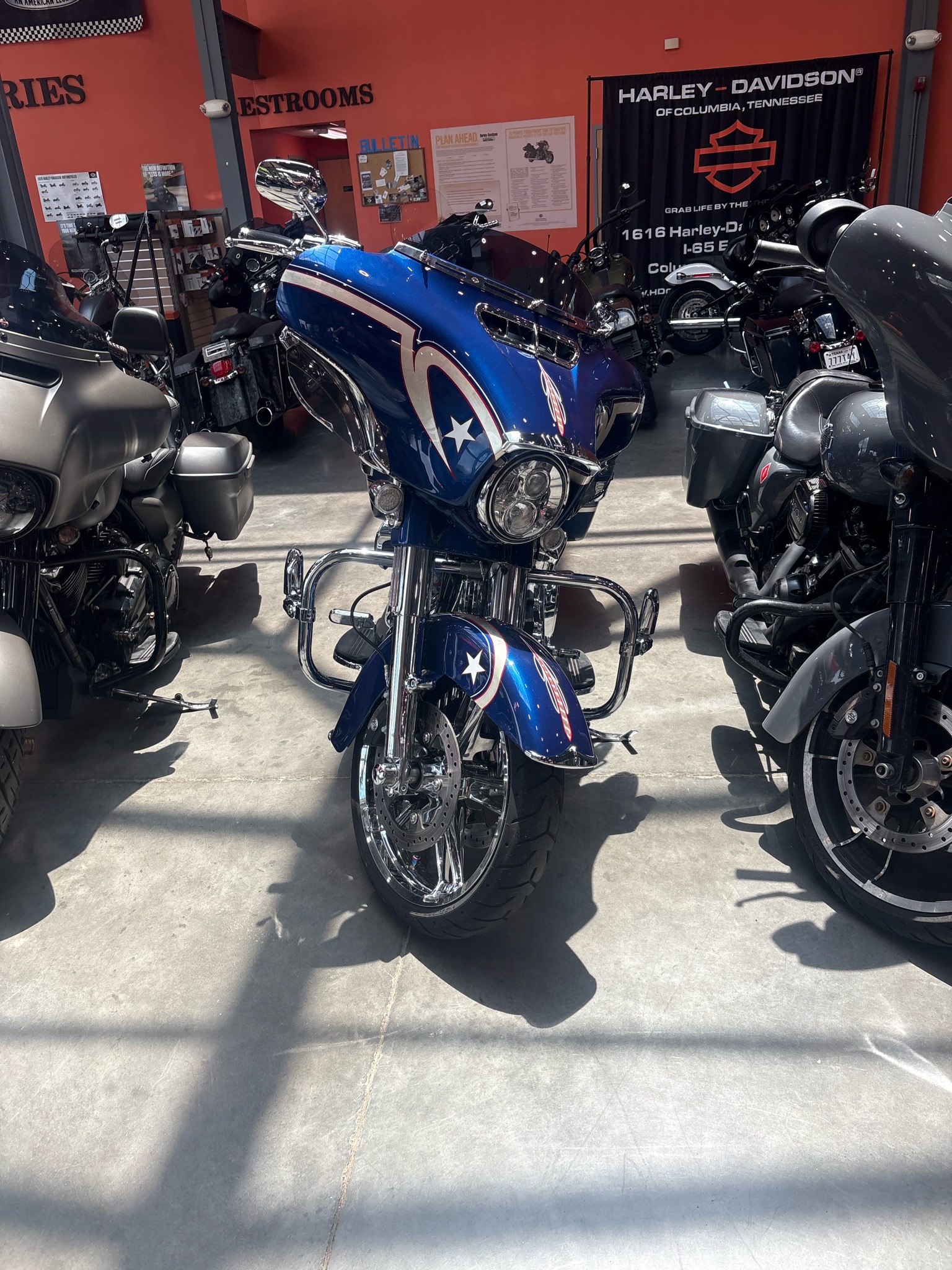 2017 Harley-Davidson Street Glide® Special 1
