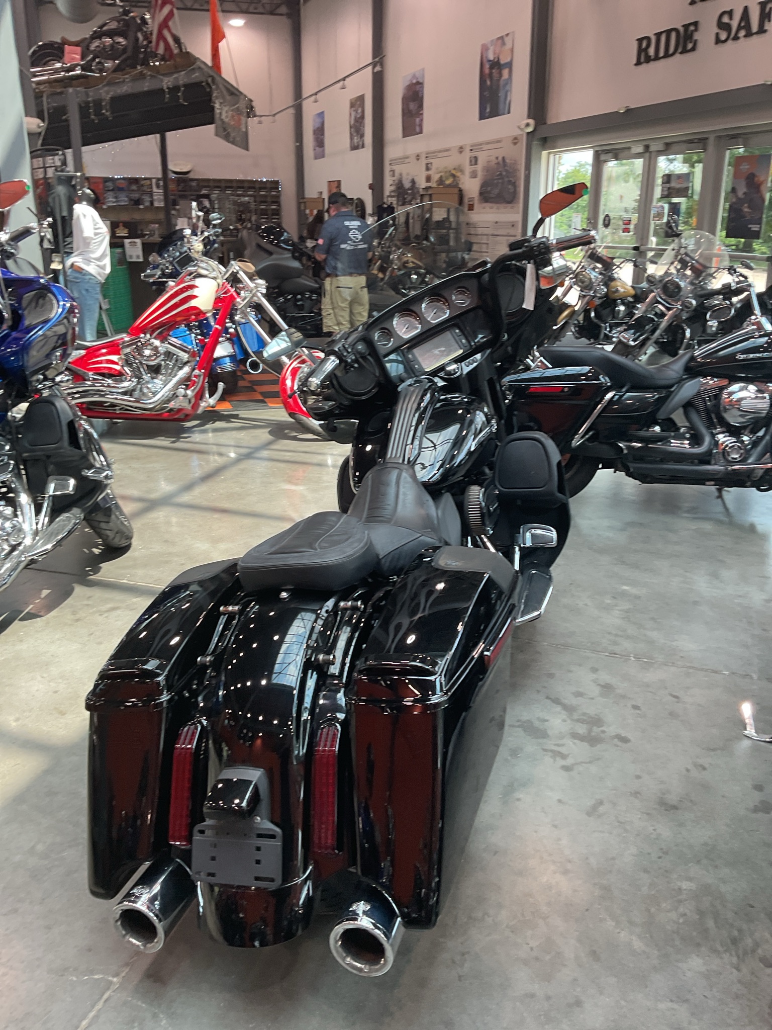 2019 Harley-Davidson Street Glide® Special 3
