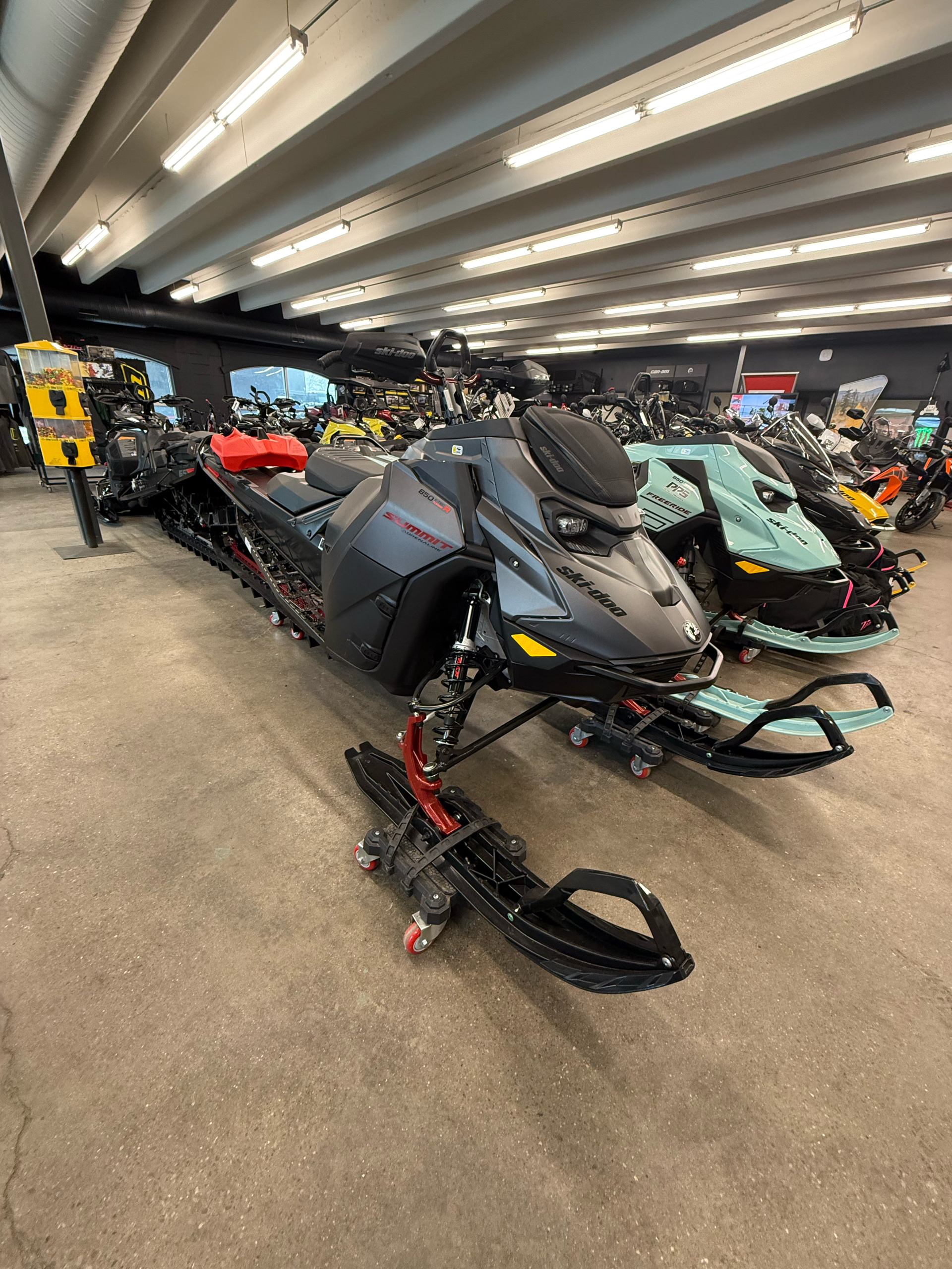 2025 Ski-Doo 850 E-Tec Turbo Summit Adrenaline 3