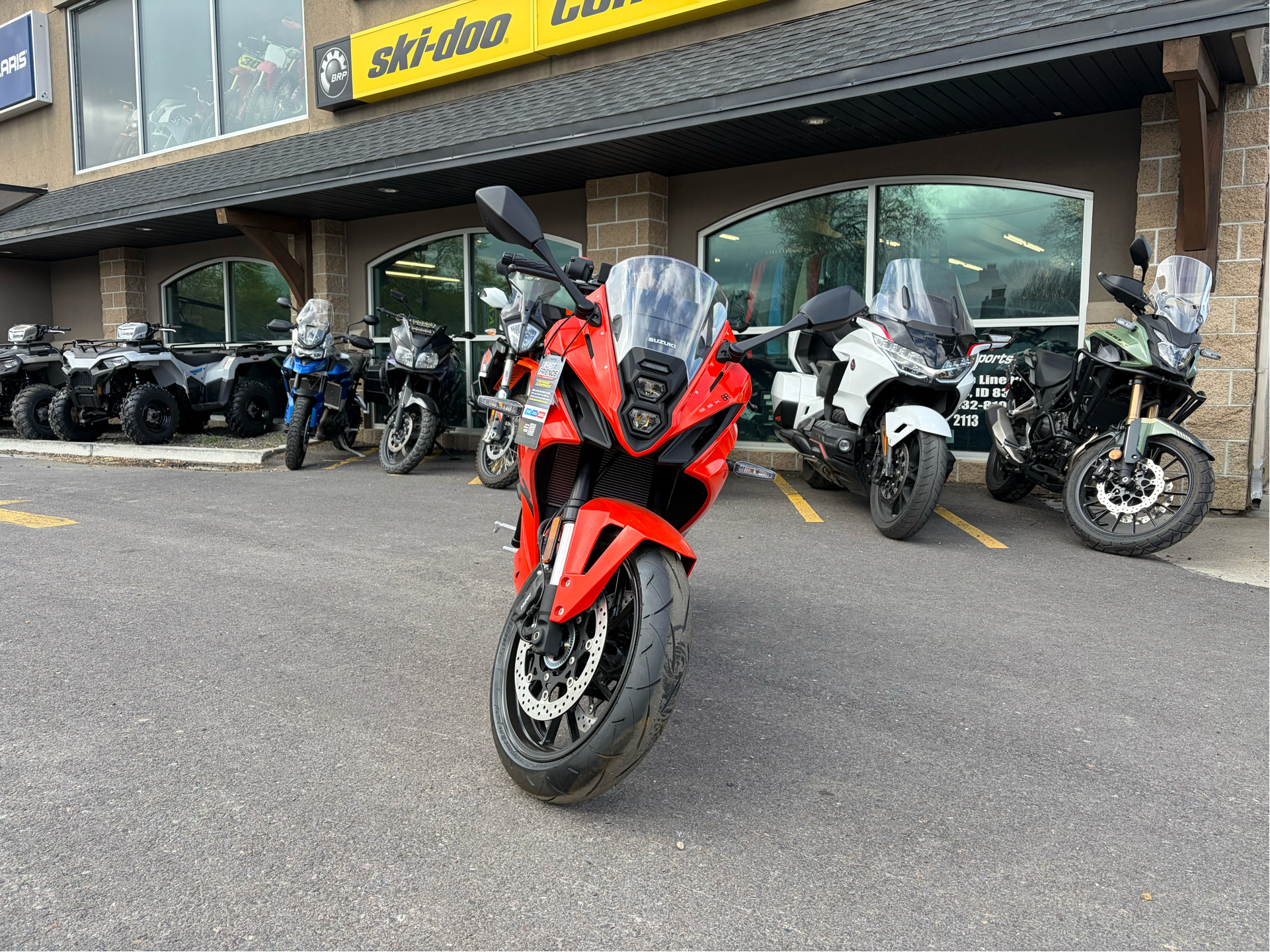 2026 Suzuki GSX 8R 3