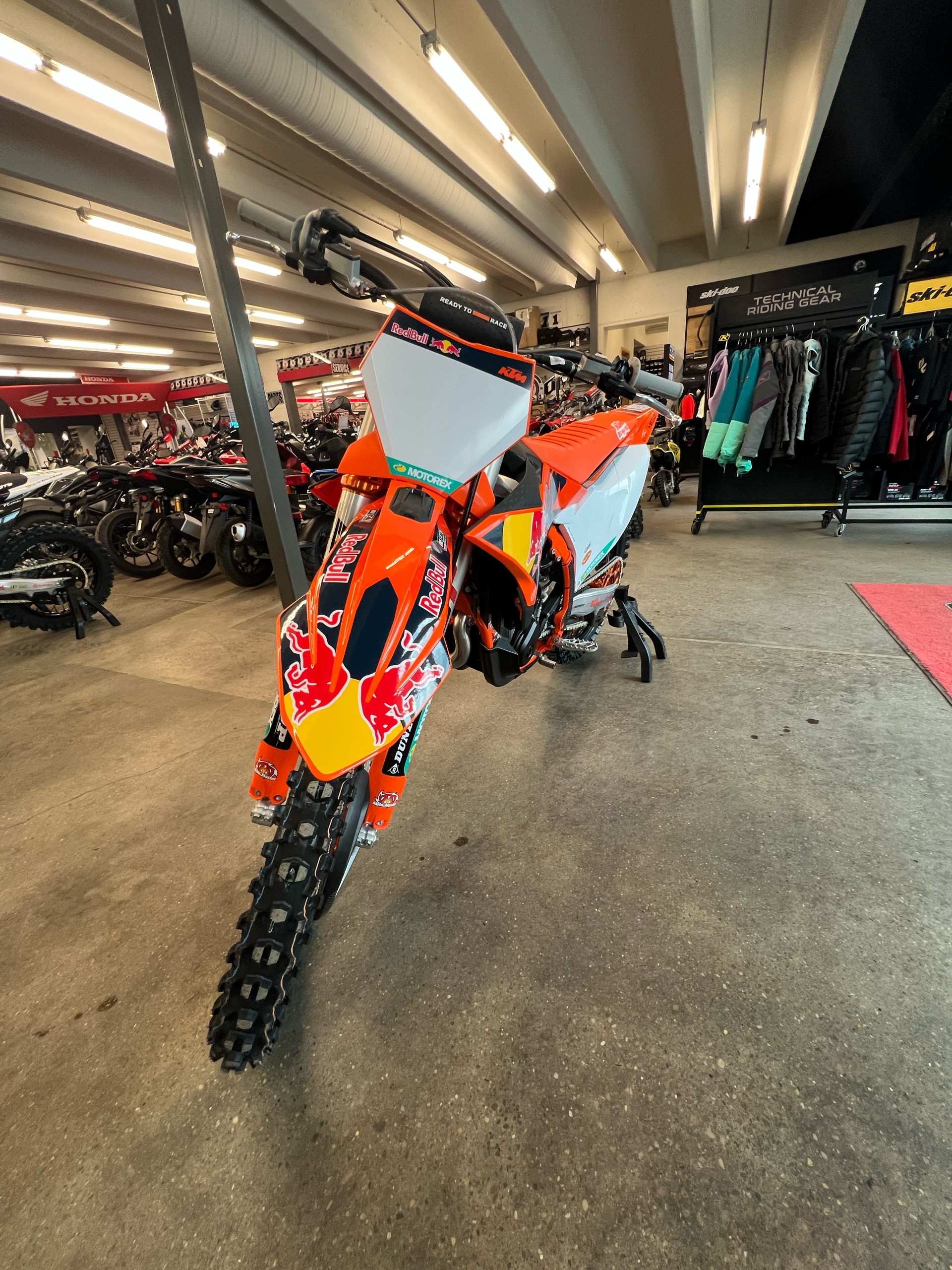 2024 KTM 450 SX-F Factory Edition 3