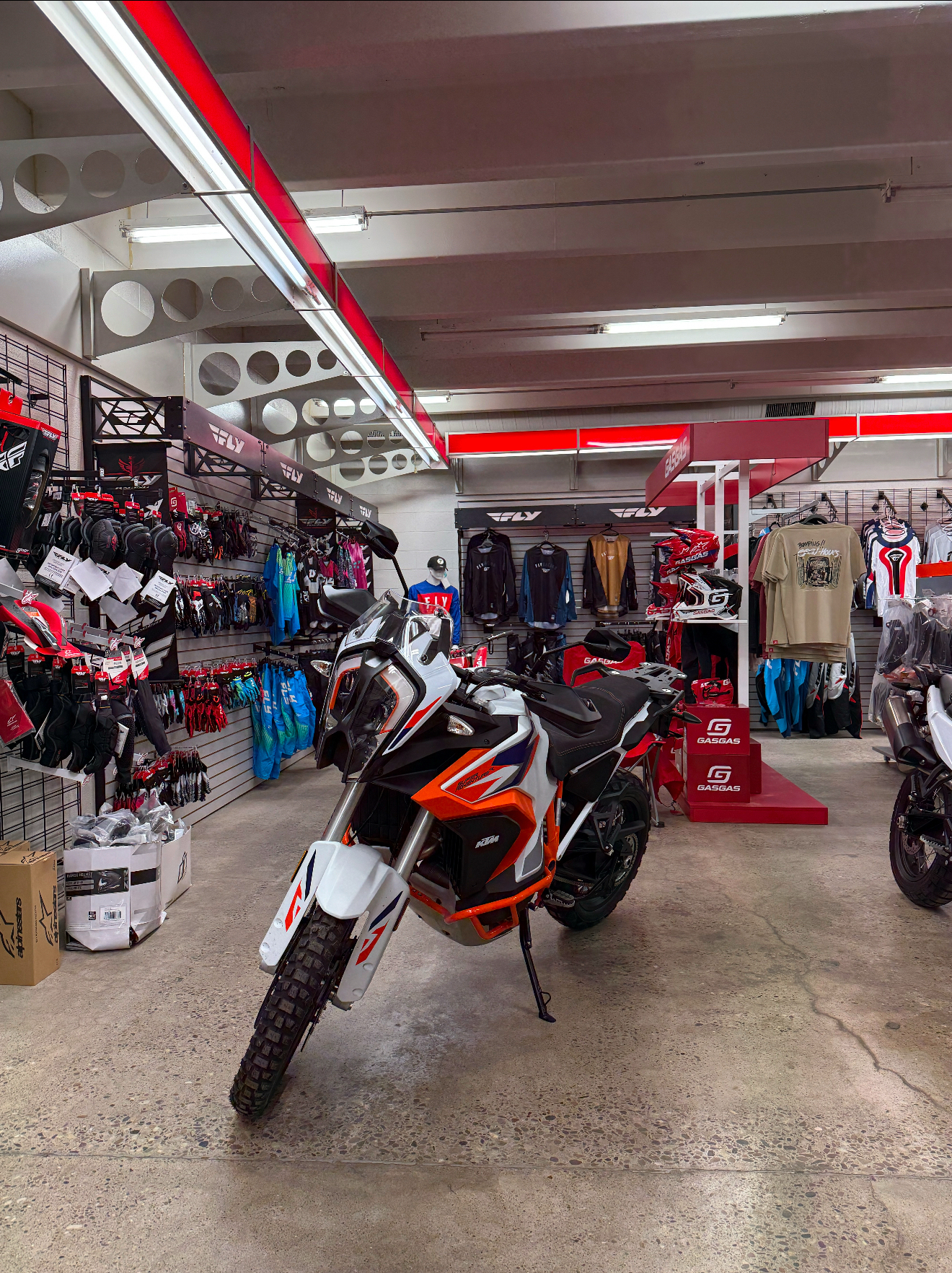 2024 KTM 1290 Super Adventure R 3