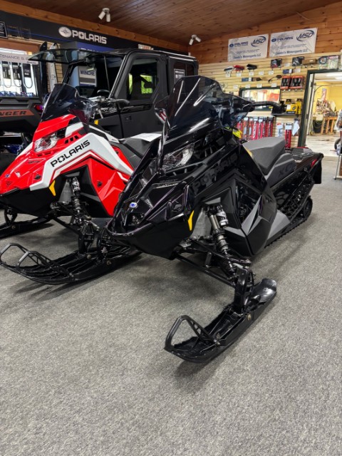 2027 Polaris 650 INDY XC 137 Gloss Black ES