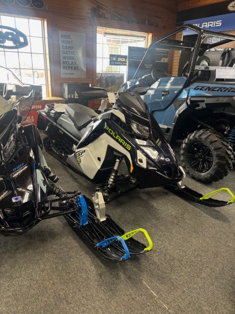 2026 Polaris ProStar S4 INDY SP 137 ES — photo 1 of 11