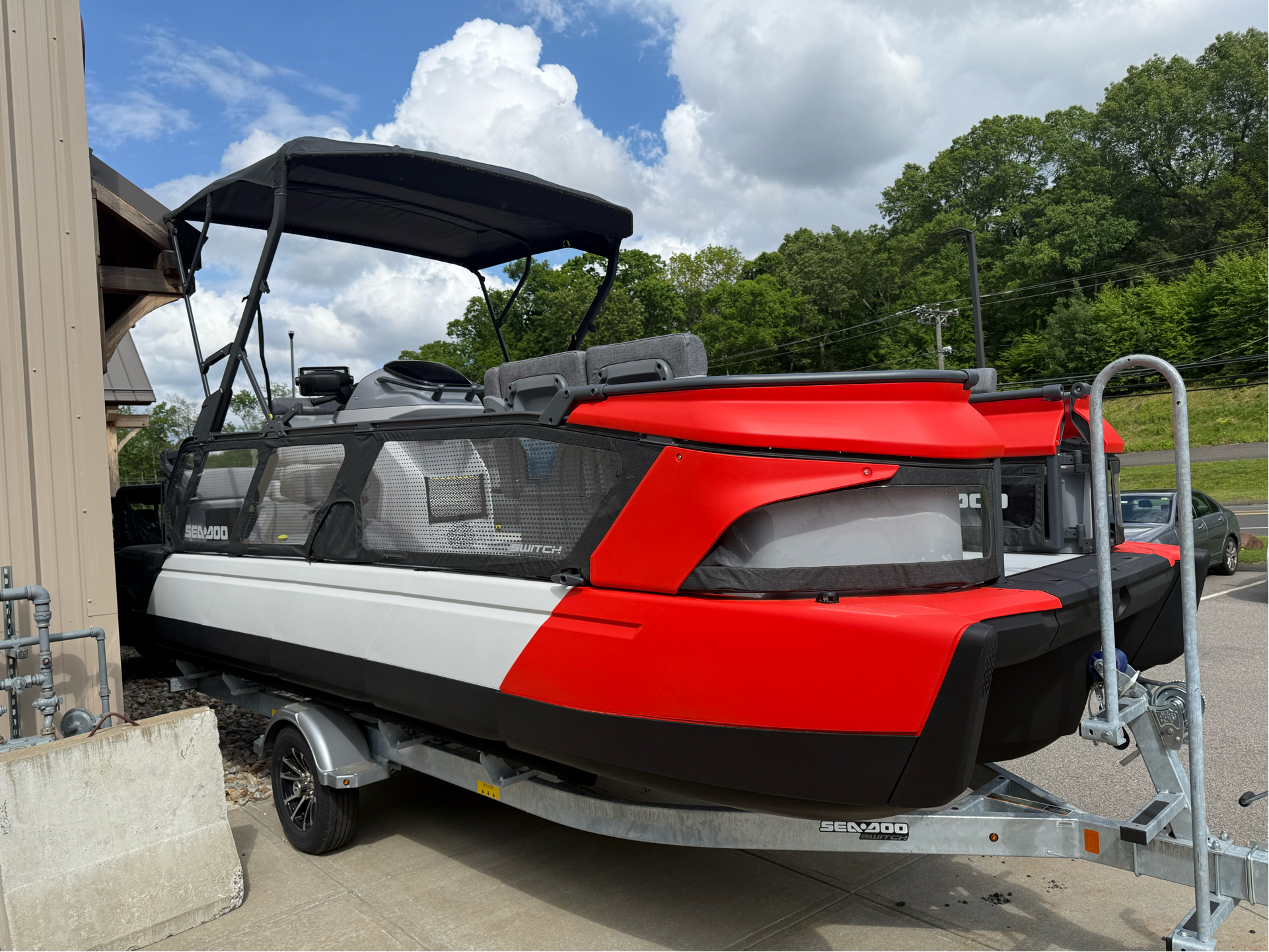 New 2025 Sea-Doo Switch Cruise 21 - 230 hp Lava Red / Galvanized