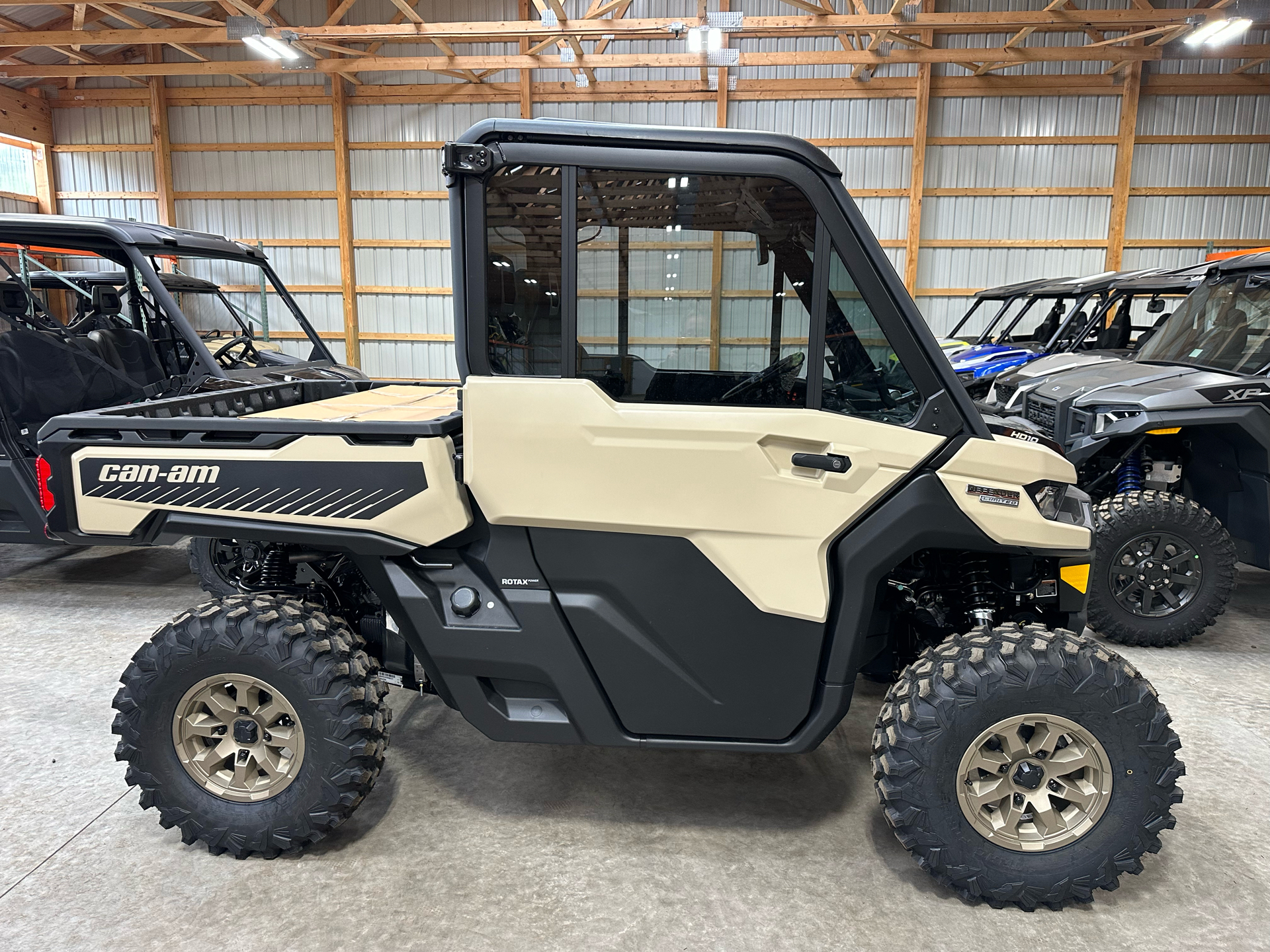 2025 Can-Am Defender Limited in Vernon, Connecticut - Photo 1