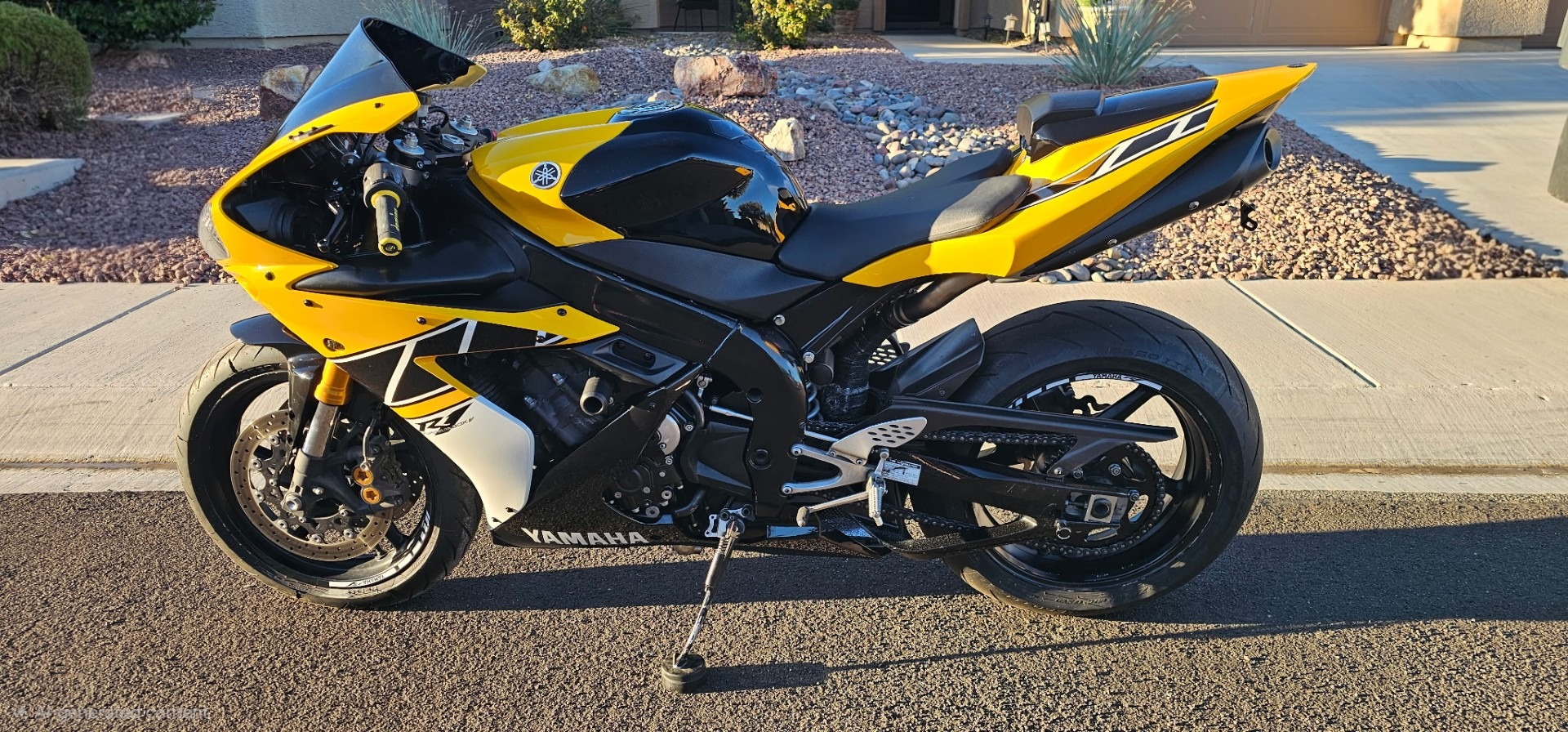 2006 Yamaha YZF-R1 1