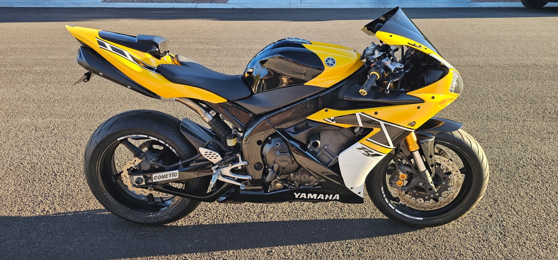 2006 Yamaha YZF-R1 3